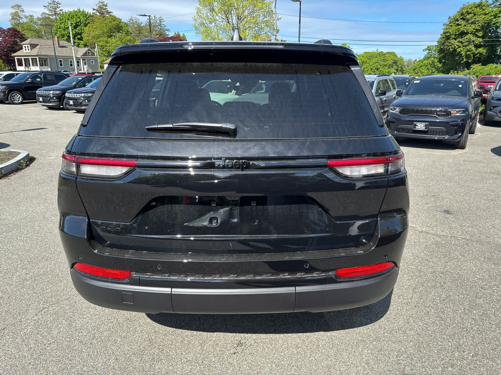 new 2025 Jeep Grand Cherokee car, priced at $40,063