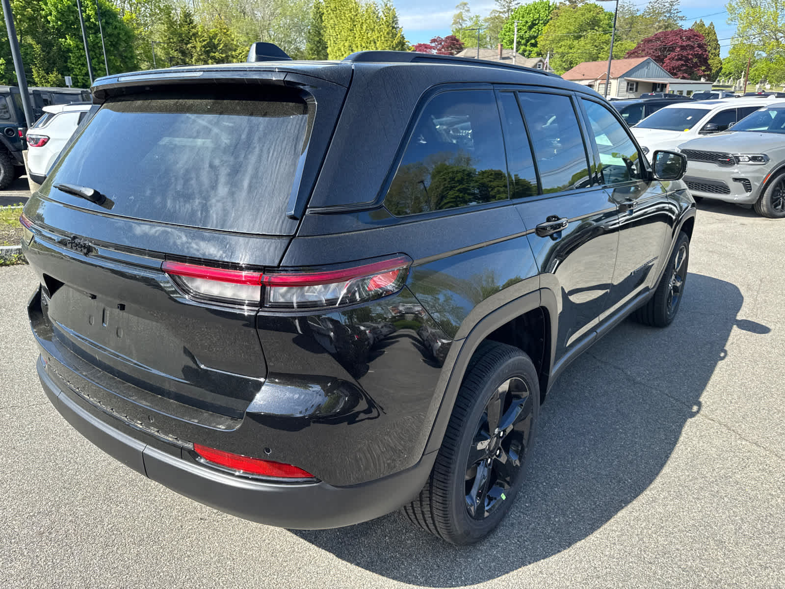 new 2025 Jeep Grand Cherokee car, priced at $40,063