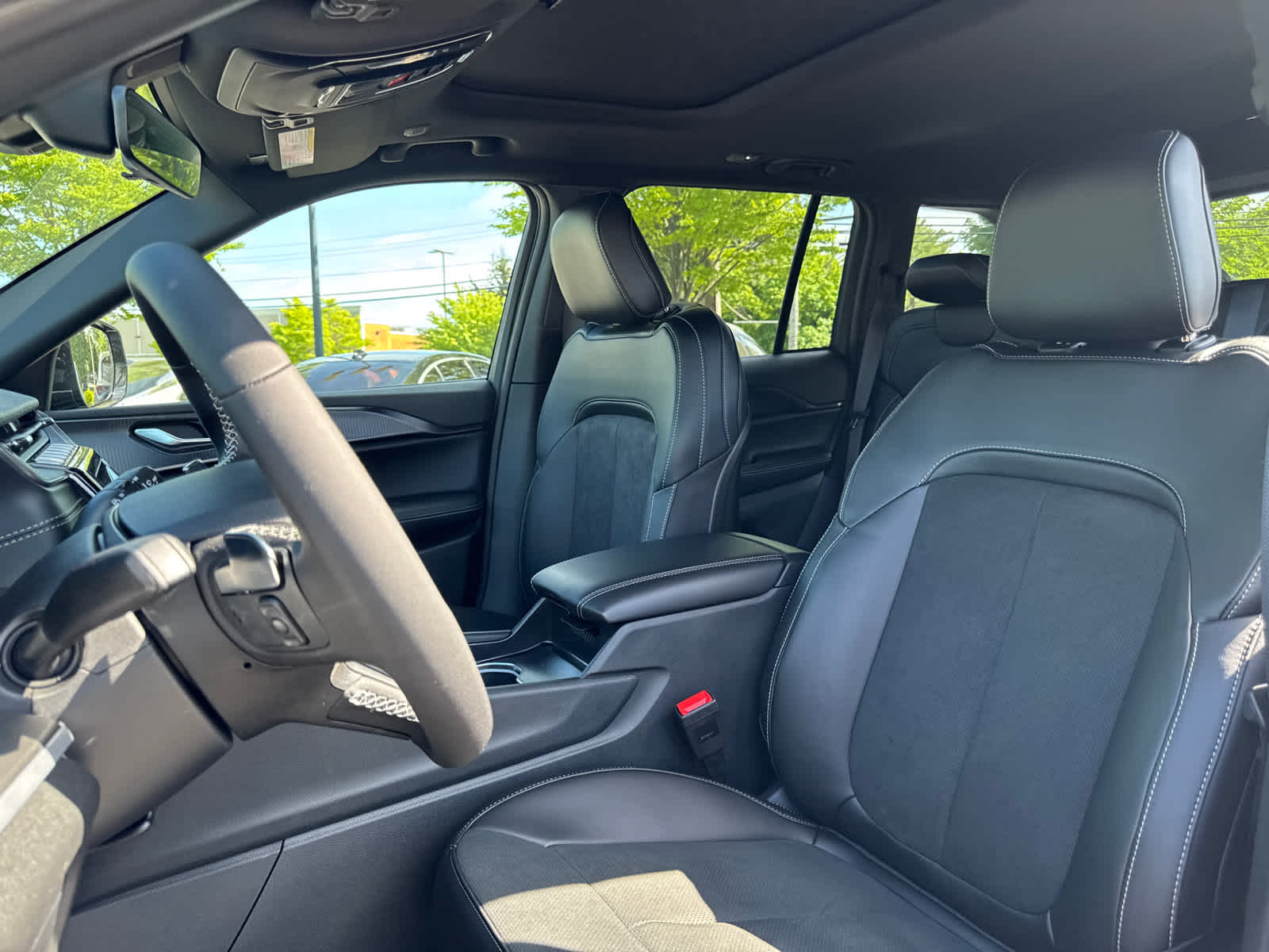 new 2025 Jeep Grand Cherokee car, priced at $40,063