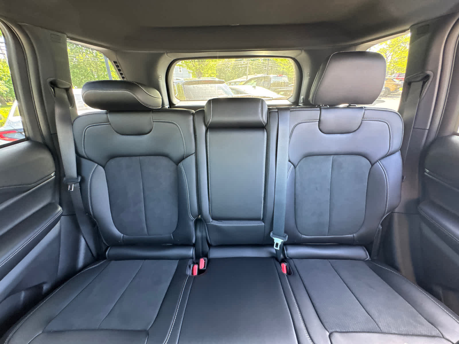 new 2025 Jeep Grand Cherokee car, priced at $40,063