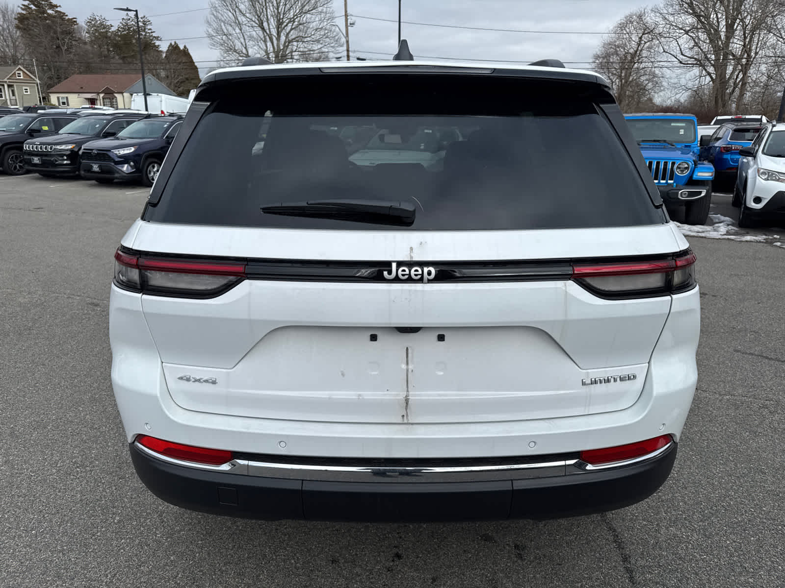 new 2025 Jeep Grand Cherokee car, priced at $42,900