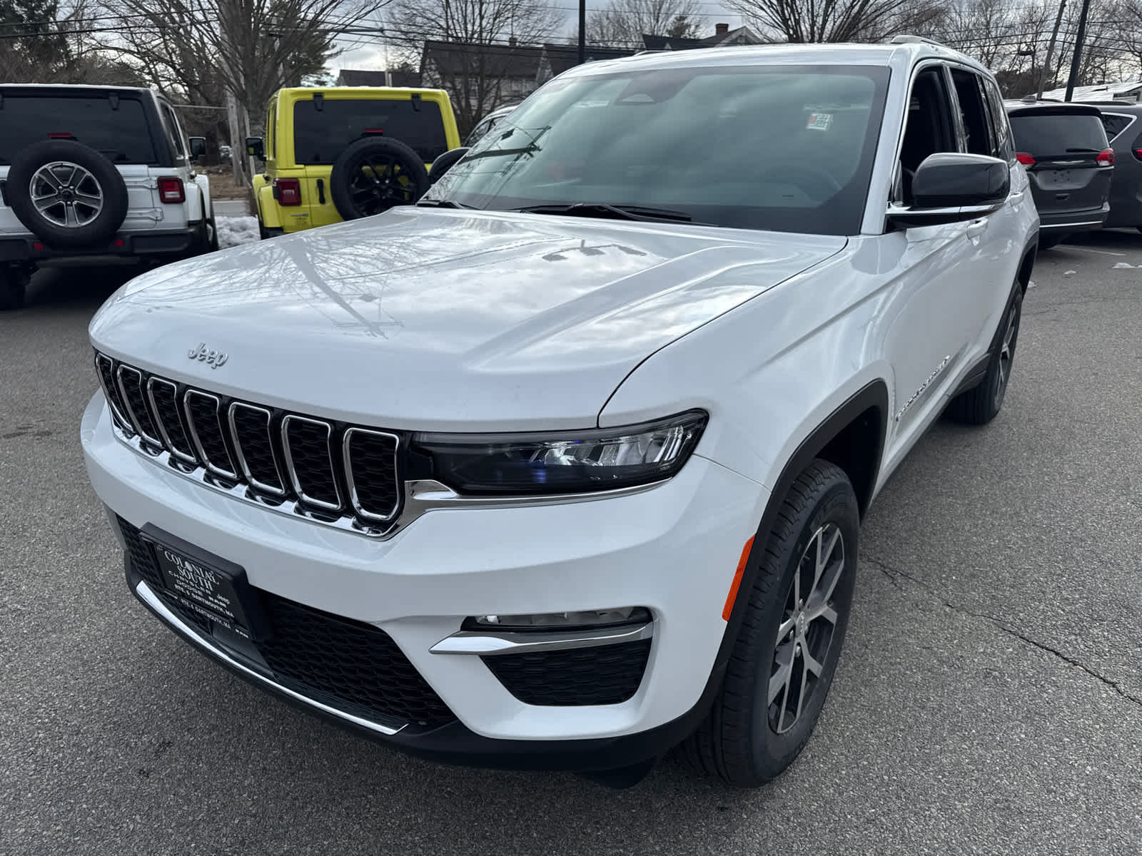 new 2025 Jeep Grand Cherokee car, priced at $42,900