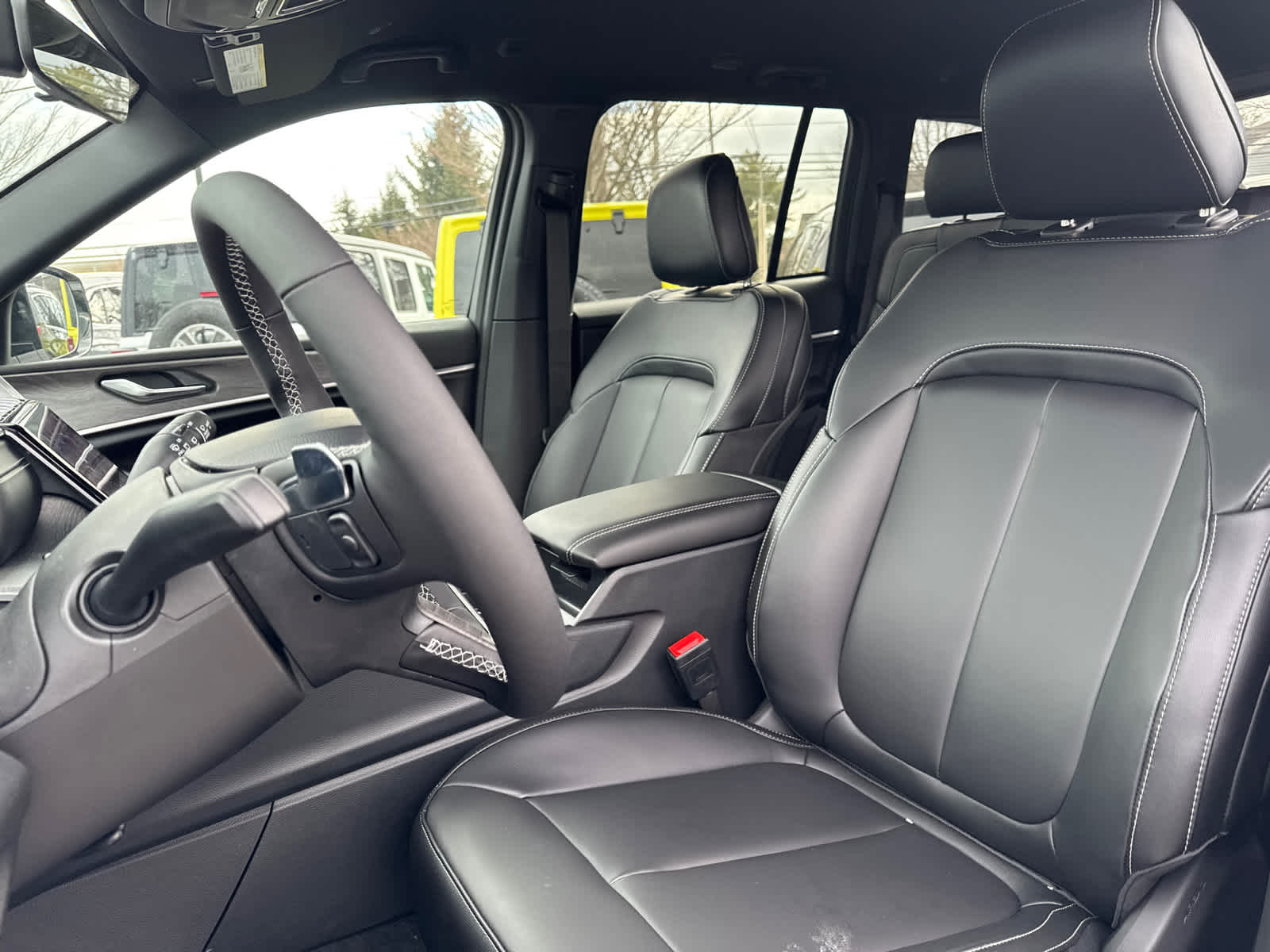 new 2025 Jeep Grand Cherokee car, priced at $42,900