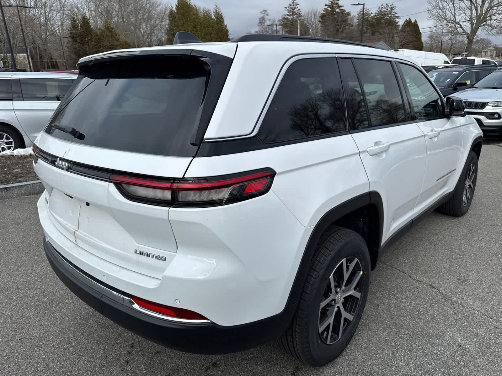 new 2025 Jeep Grand Cherokee car, priced at $42,900