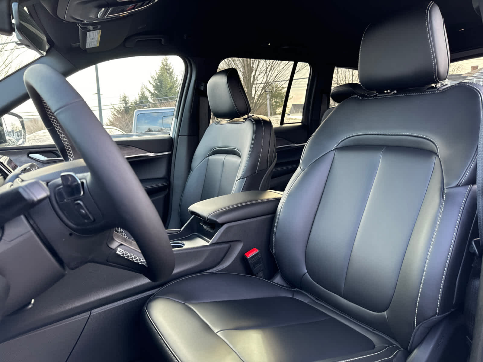 new 2025 Jeep Grand Cherokee car, priced at $43,495