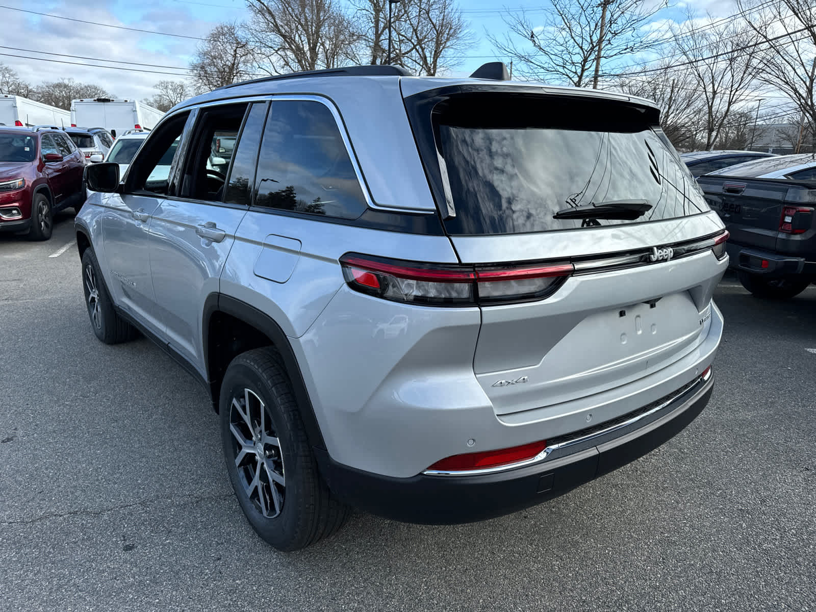 new 2025 Jeep Grand Cherokee car, priced at $43,495