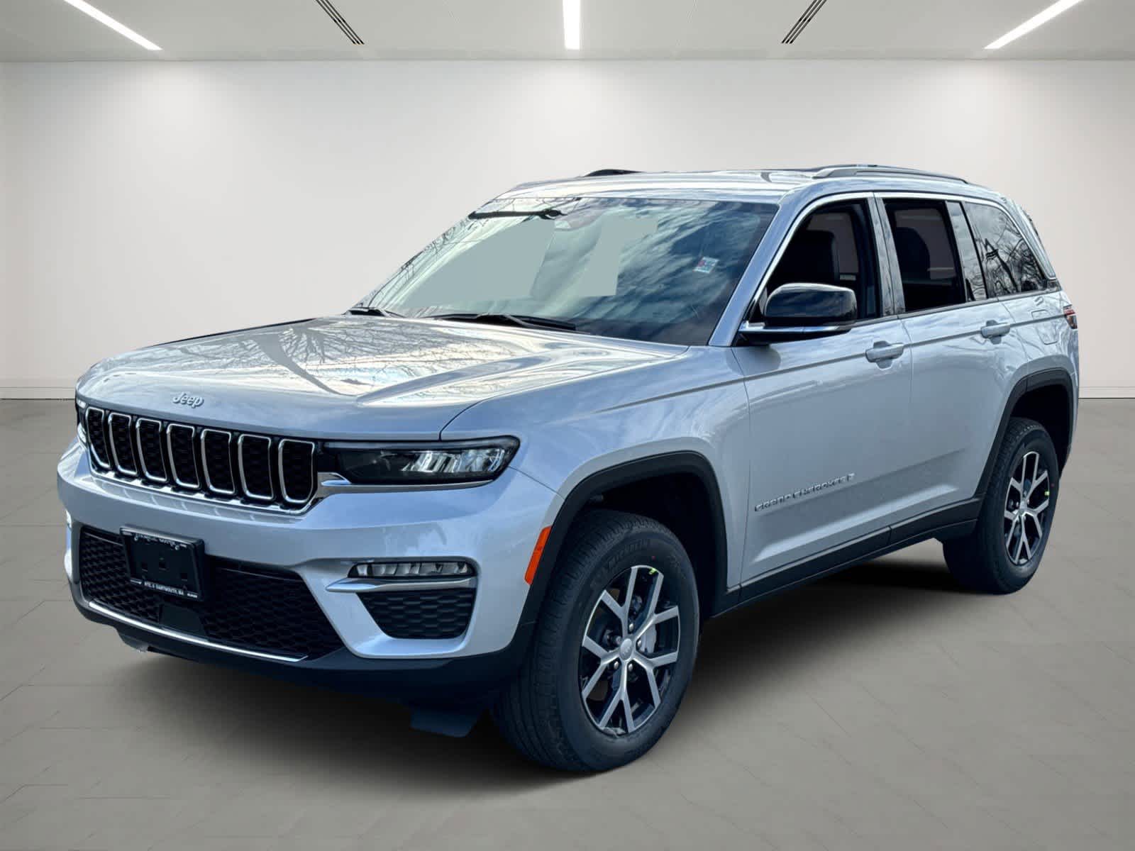 new 2025 Jeep Grand Cherokee car, priced at $43,495