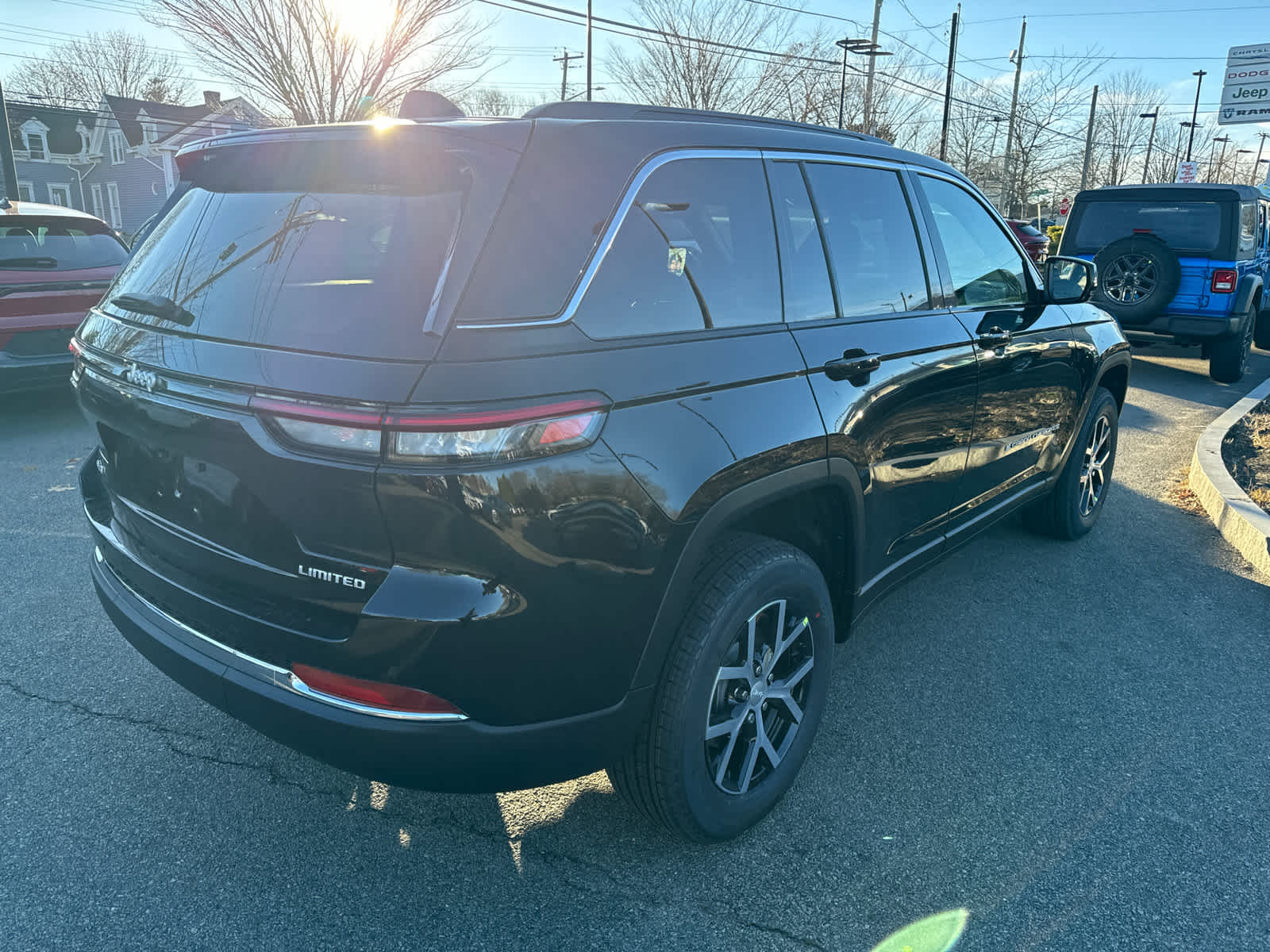 new 2025 Jeep Grand Cherokee car, priced at $41,063