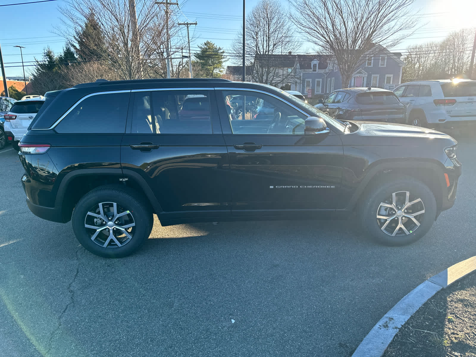 new 2025 Jeep Grand Cherokee car, priced at $41,063