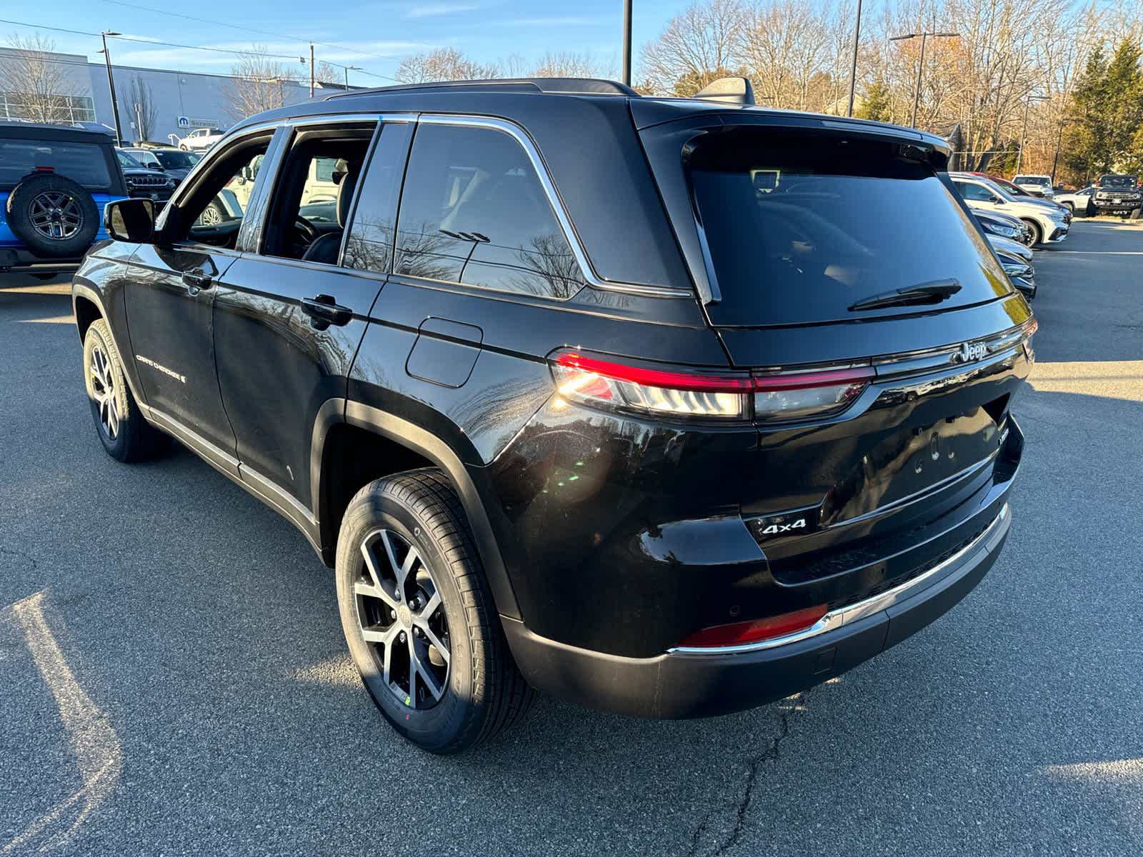 new 2025 Jeep Grand Cherokee car, priced at $41,063