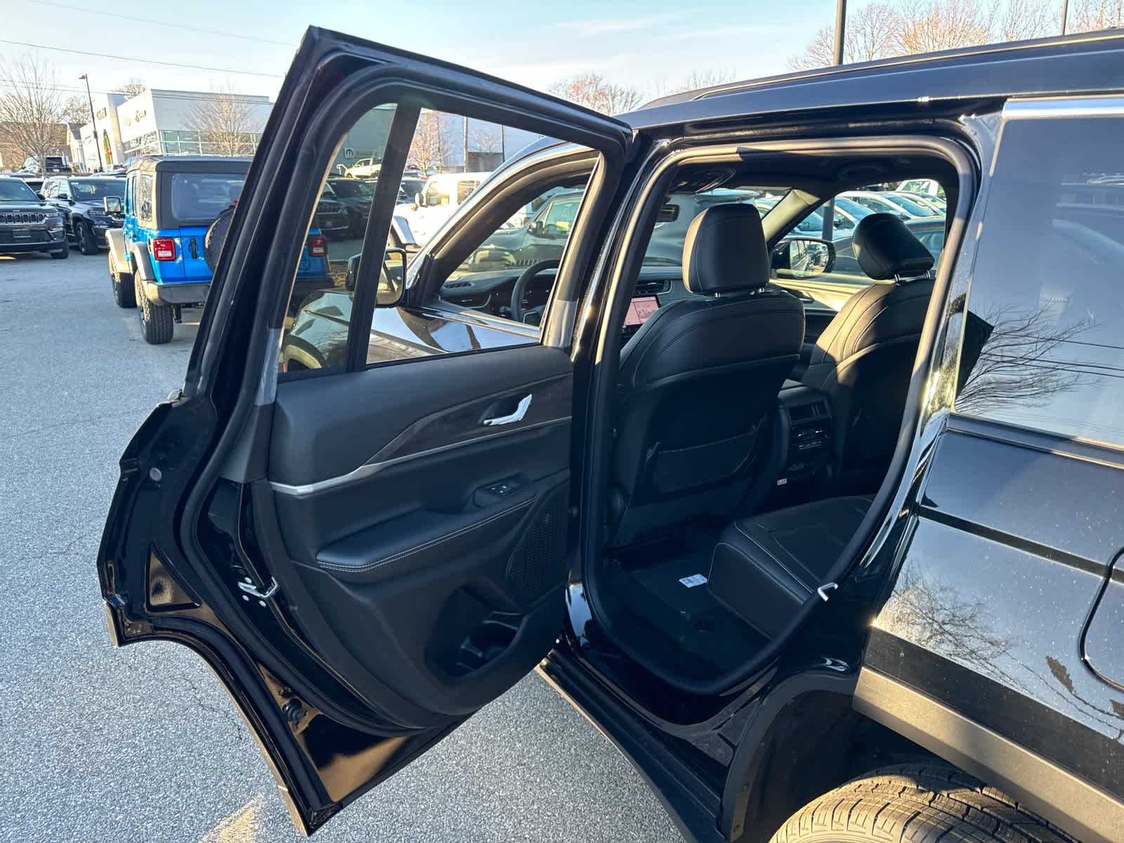 new 2025 Jeep Grand Cherokee car, priced at $41,063