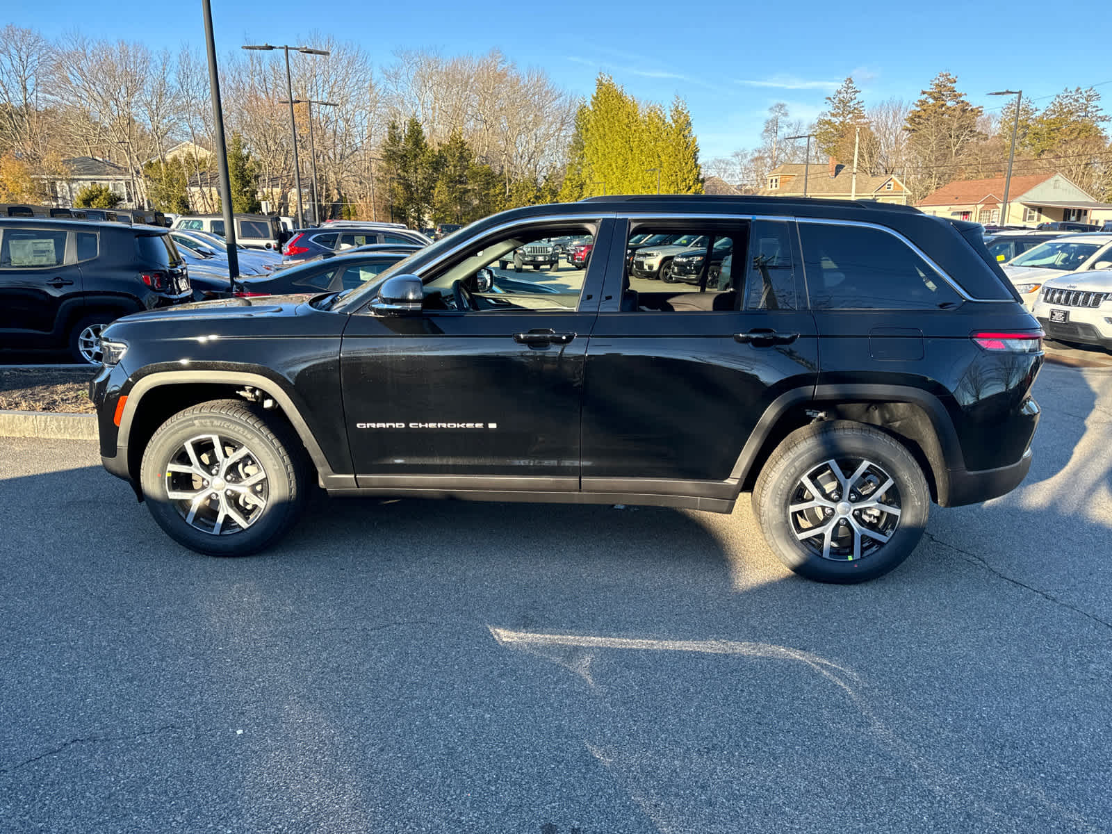 new 2025 Jeep Grand Cherokee car, priced at $41,063