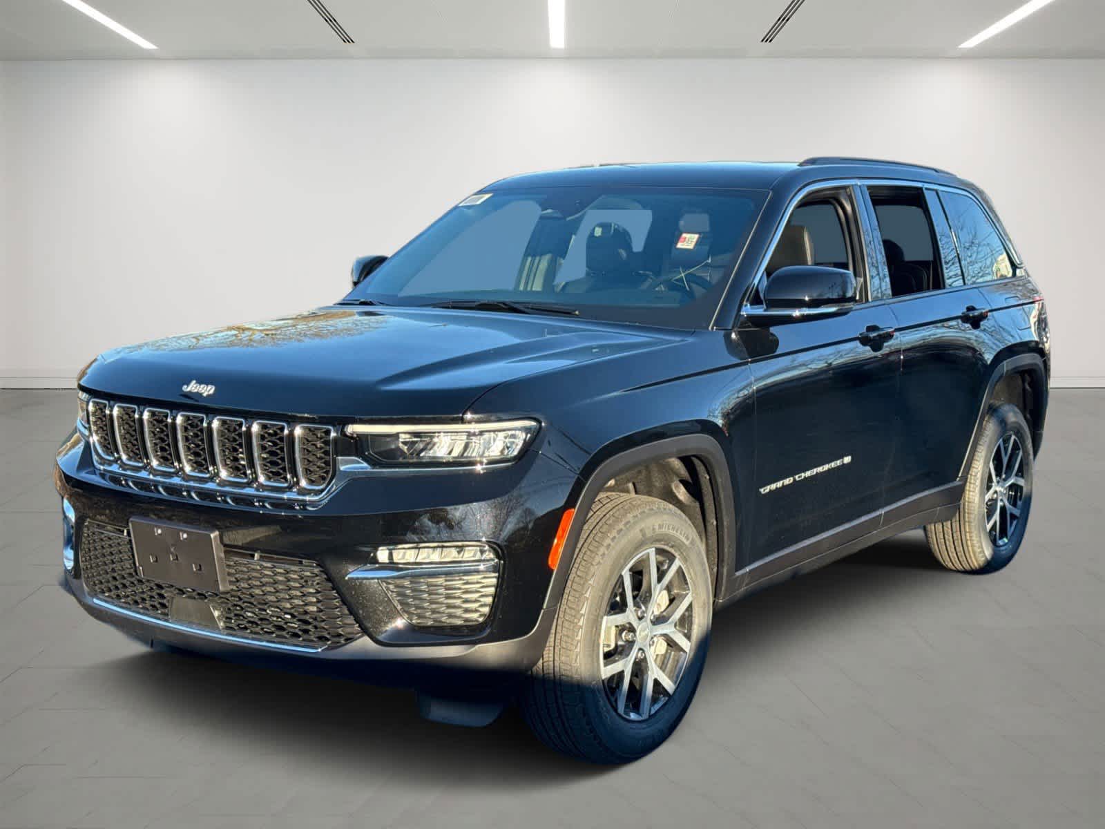 new 2025 Jeep Grand Cherokee car, priced at $41,063