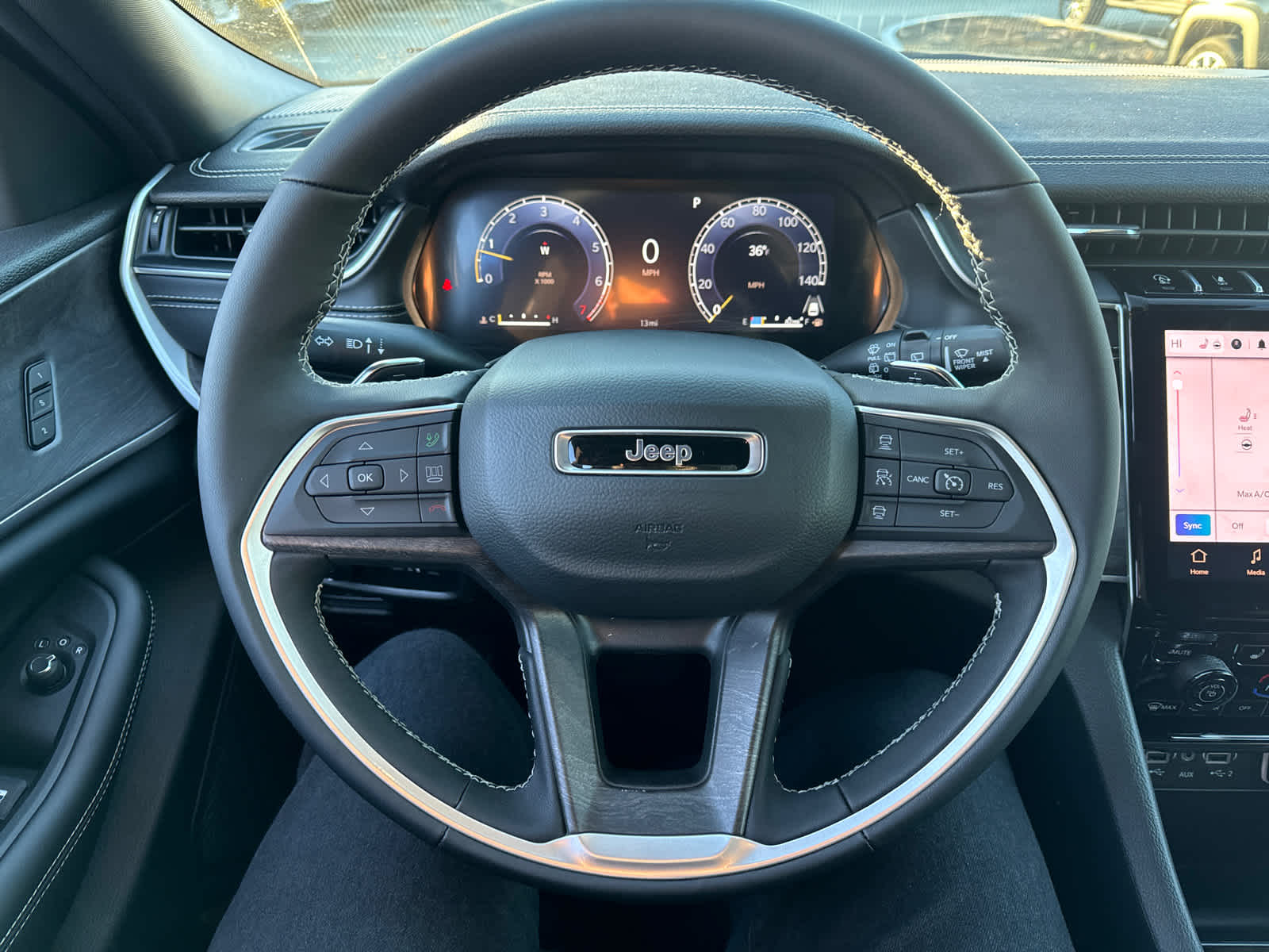 new 2025 Jeep Grand Cherokee car, priced at $40,191