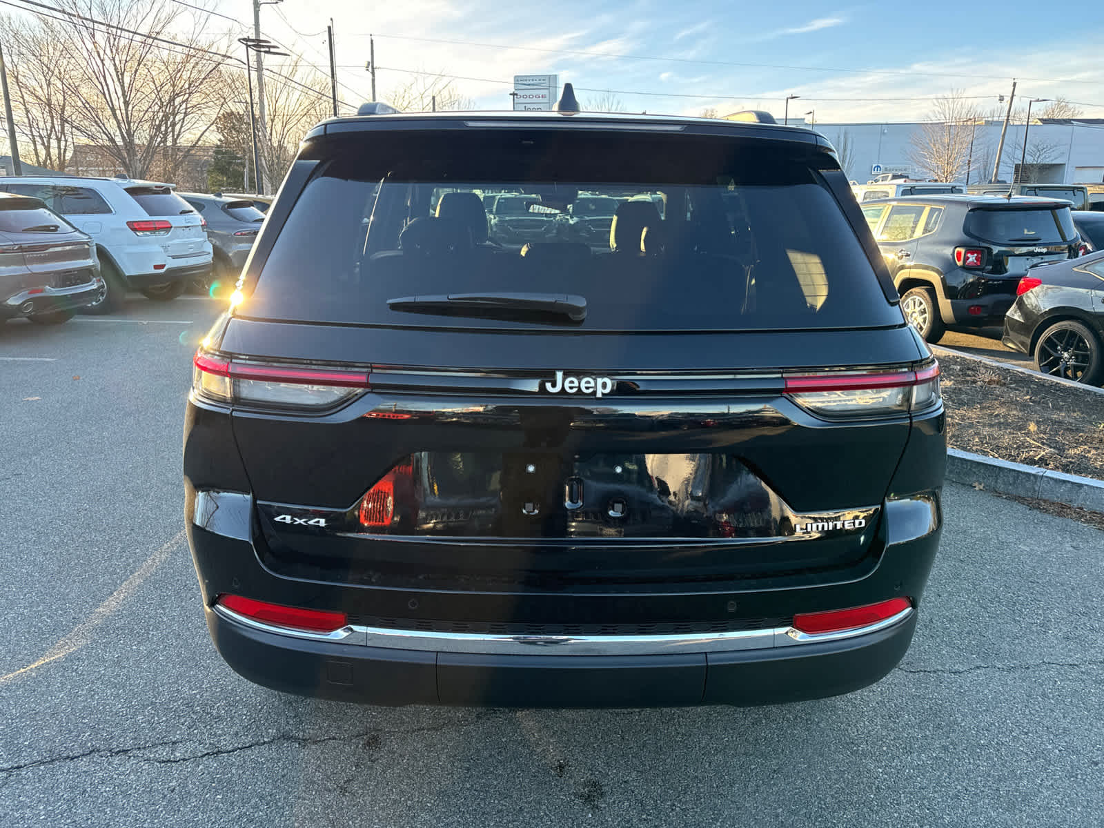 new 2025 Jeep Grand Cherokee car, priced at $40,191