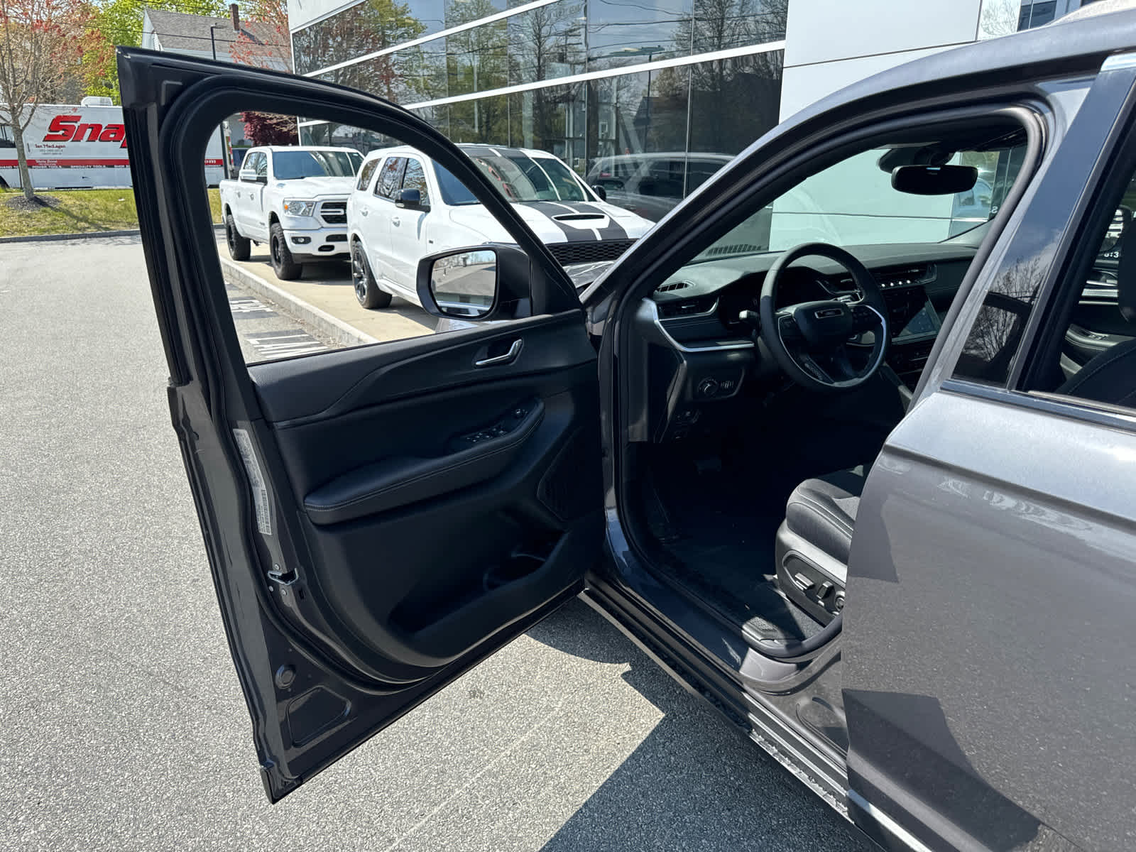 new 2024 Jeep Grand Cherokee L car, priced at $36,860