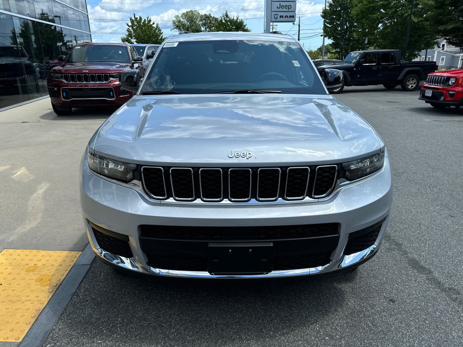 new 2024 Jeep Grand Cherokee L car, priced at $39,873