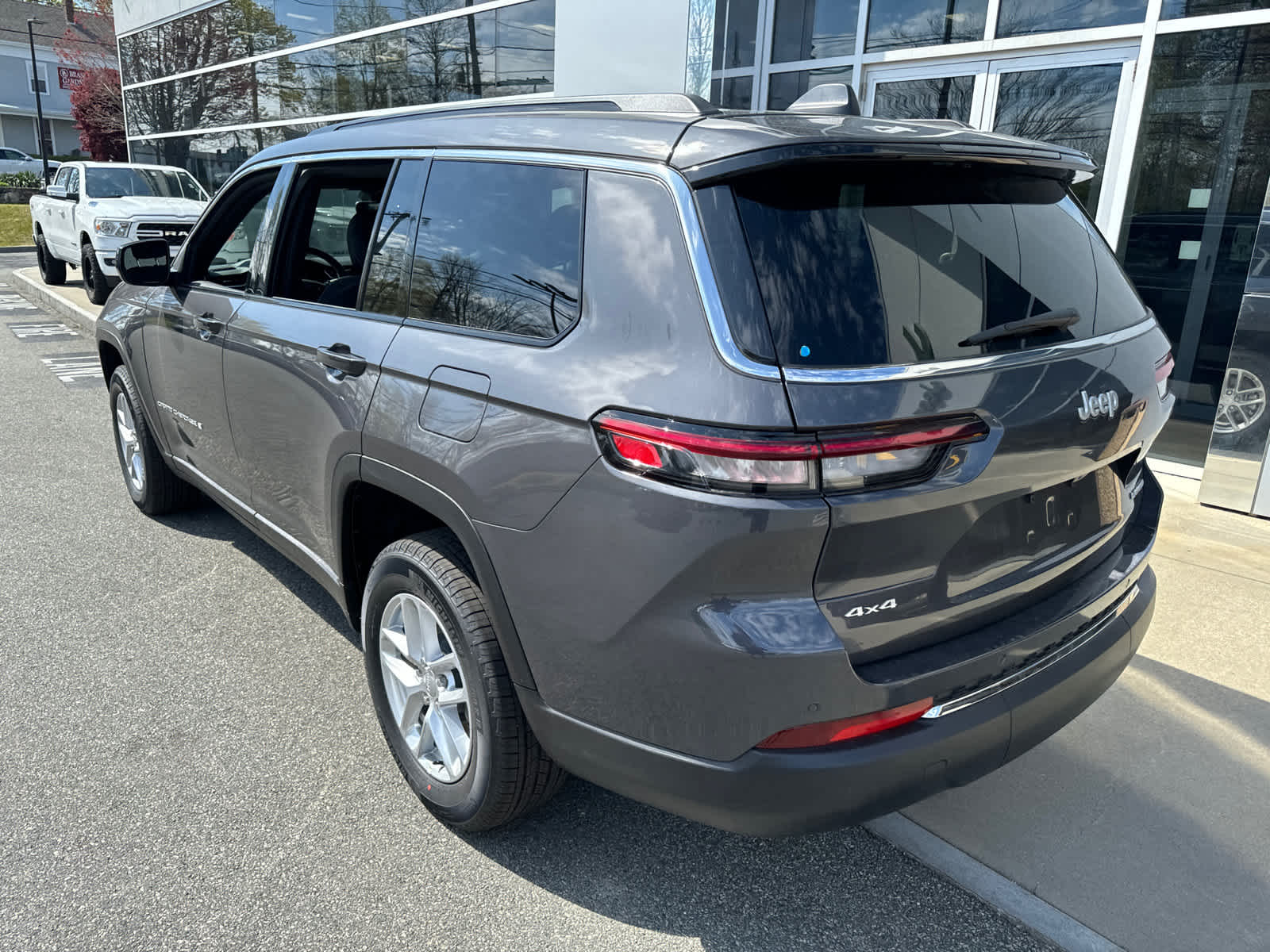 new 2024 Jeep Grand Cherokee L car, priced at $37,360