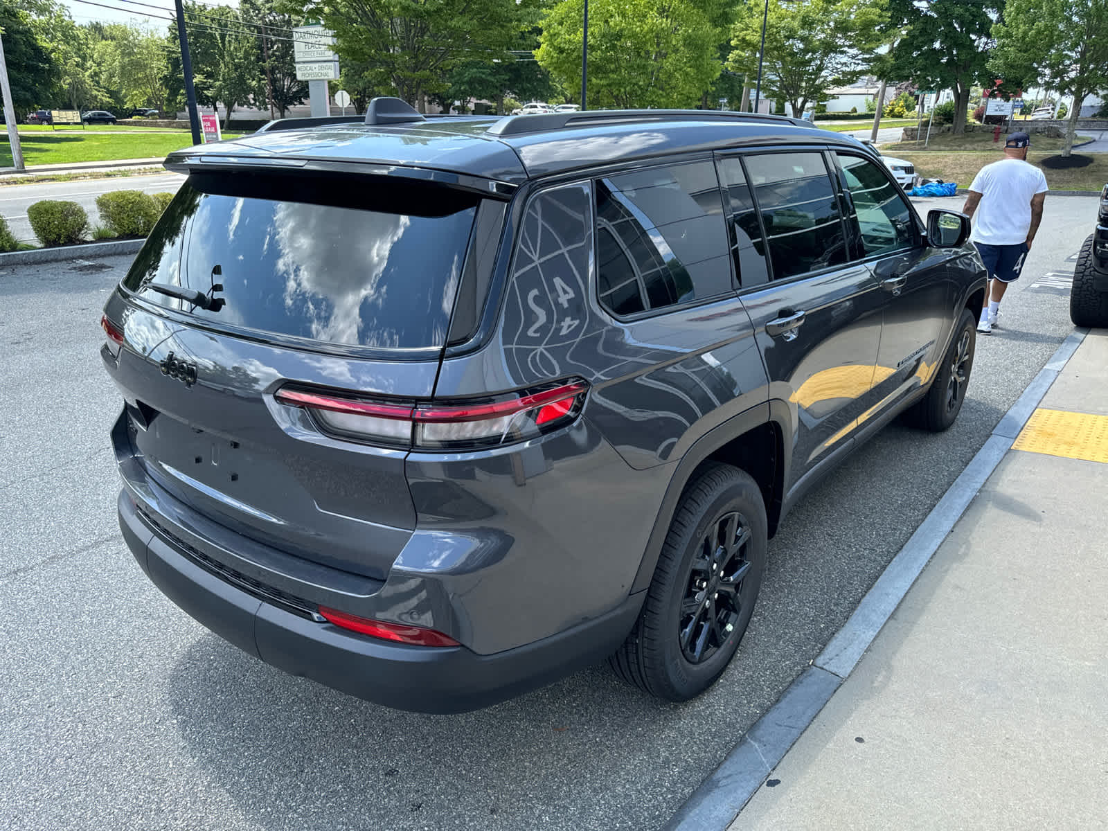 new 2024 Jeep Grand Cherokee L car, priced at $45,143