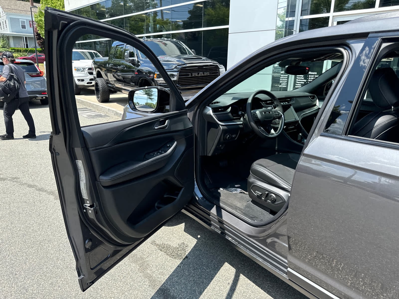 new 2024 Jeep Grand Cherokee L car, priced at $45,143