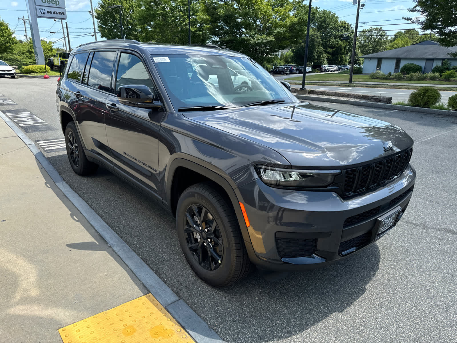 new 2024 Jeep Grand Cherokee L car, priced at $45,143