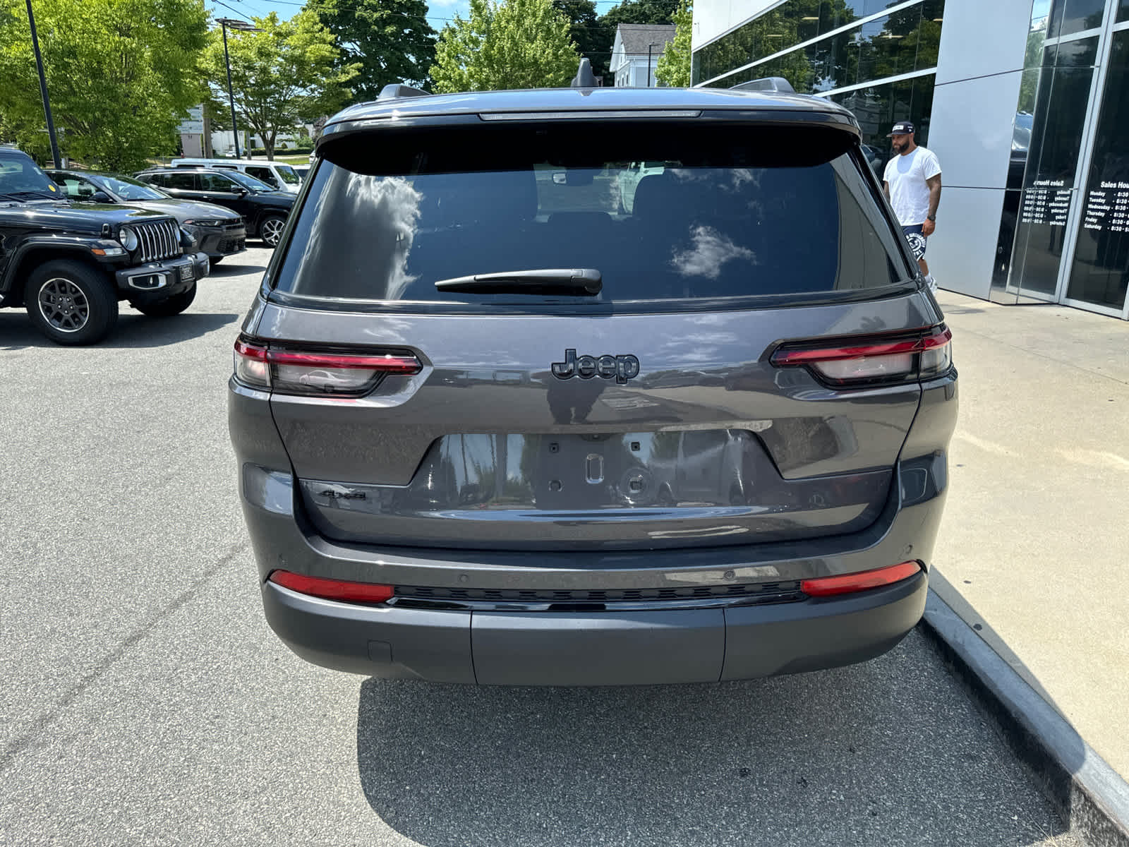 new 2024 Jeep Grand Cherokee L car, priced at $45,143