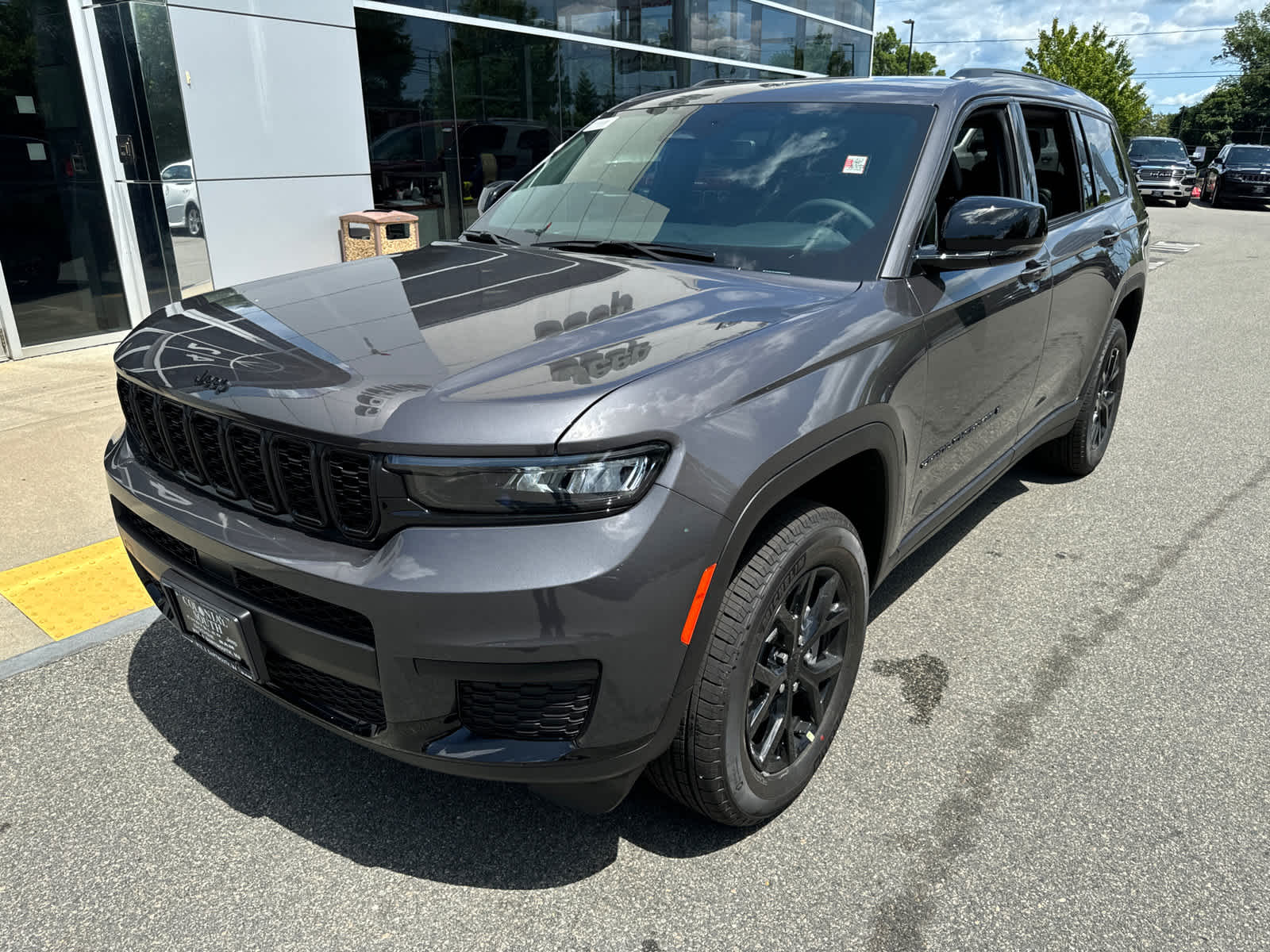 new 2024 Jeep Grand Cherokee L car, priced at $45,143