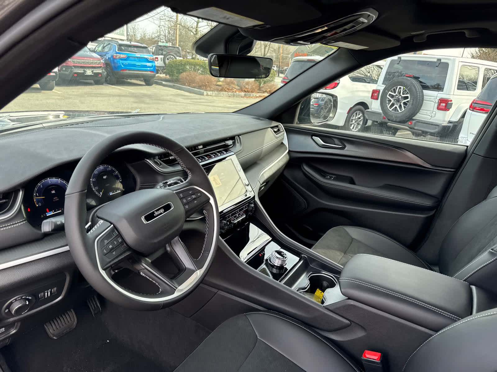 new 2025 Jeep Grand Cherokee L car, priced at $42,992