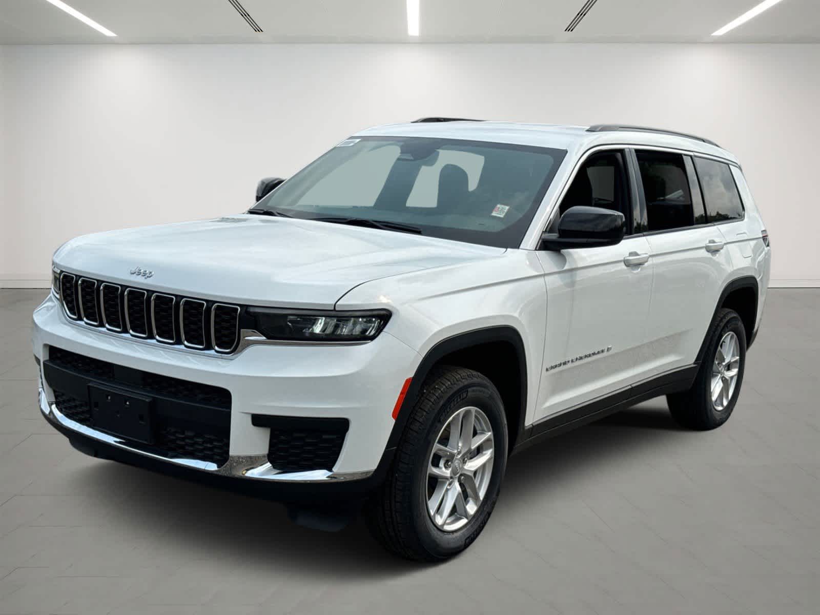 new 2024 Jeep Grand Cherokee L car, priced at $39,335