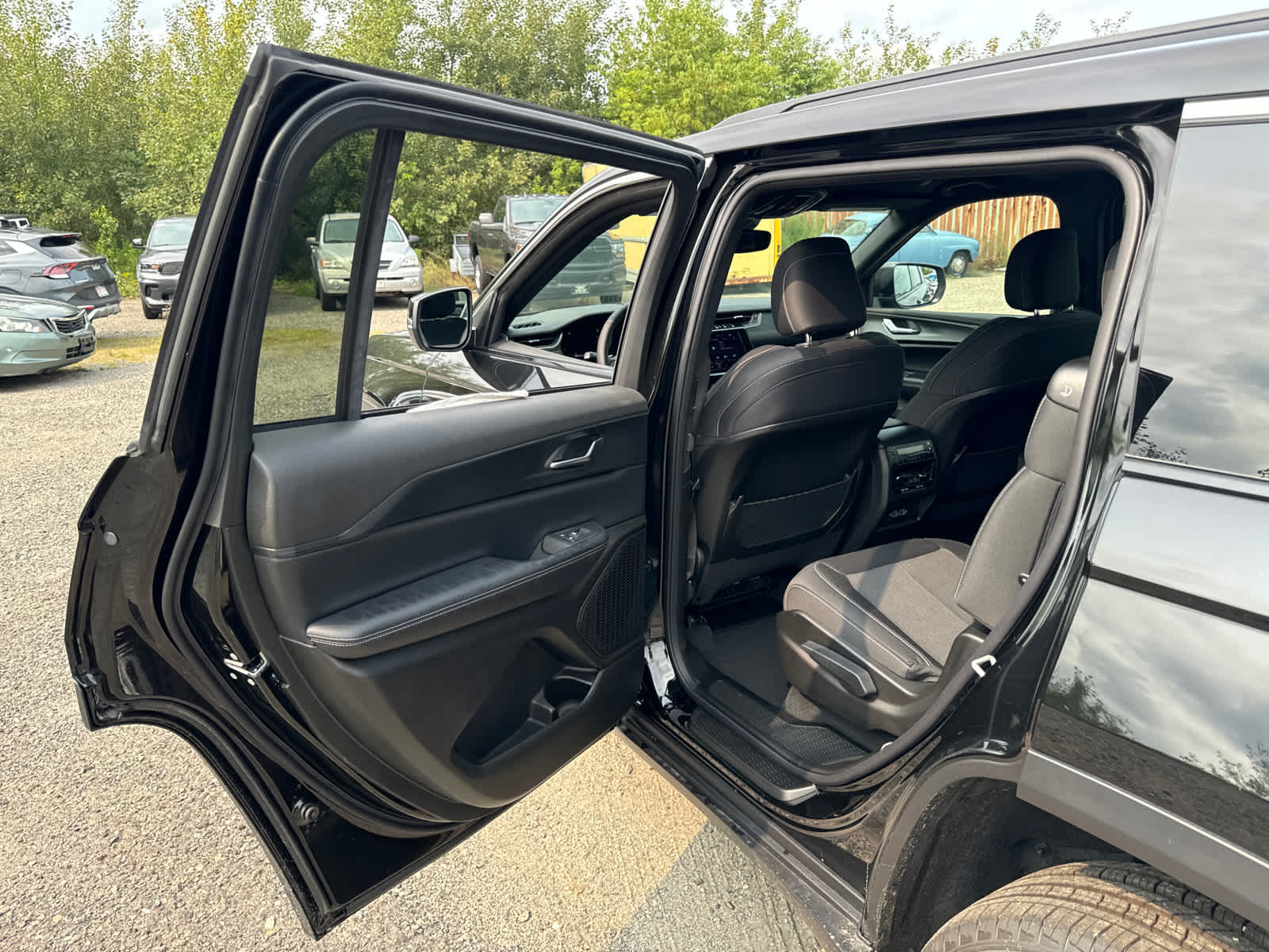 new 2024 Jeep Grand Cherokee L car, priced at $37,373