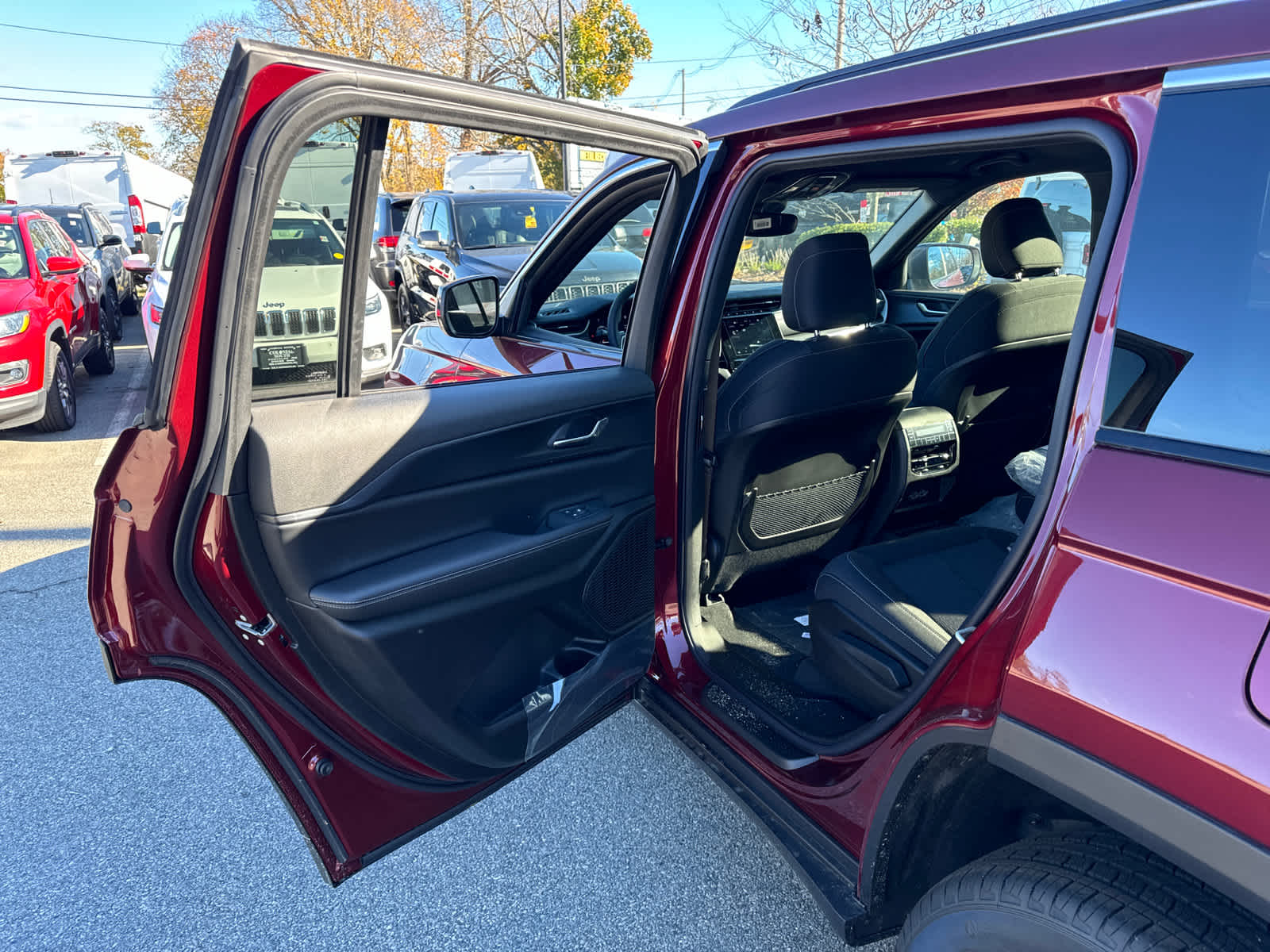 new 2024 Jeep Grand Cherokee L car, priced at $37,373