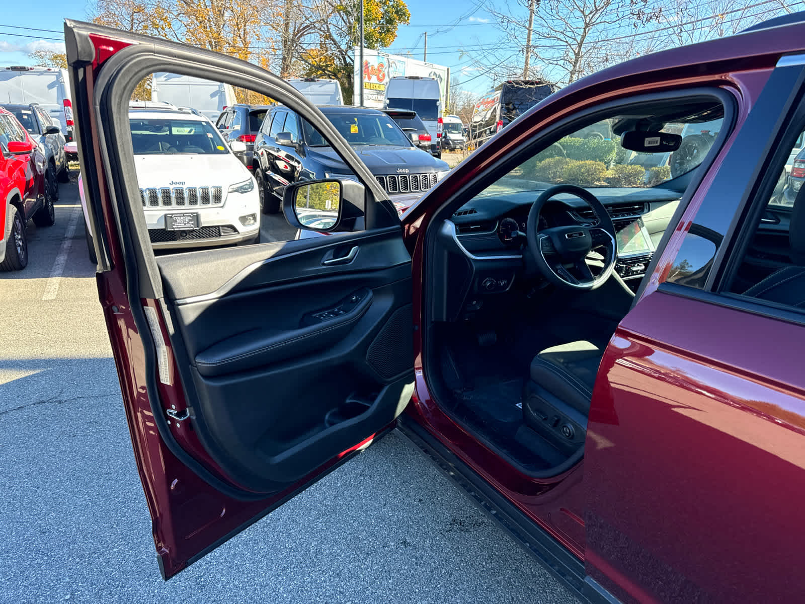 new 2024 Jeep Grand Cherokee L car, priced at $37,373