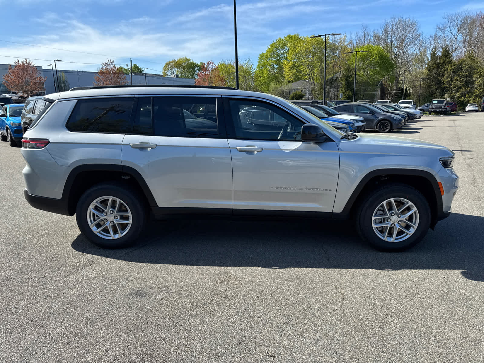 new 2025 Jeep Grand Cherokee L car, priced at $41,634