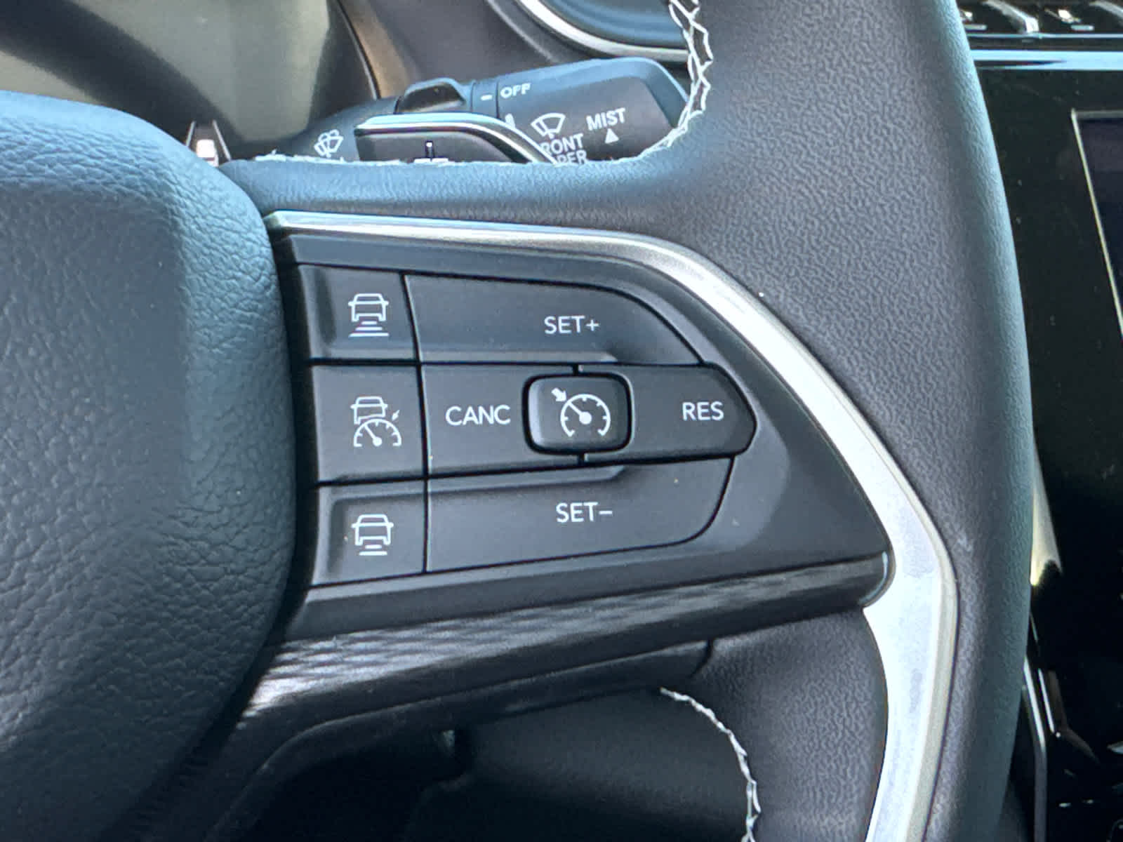 new 2025 Jeep Grand Cherokee L car, priced at $41,634