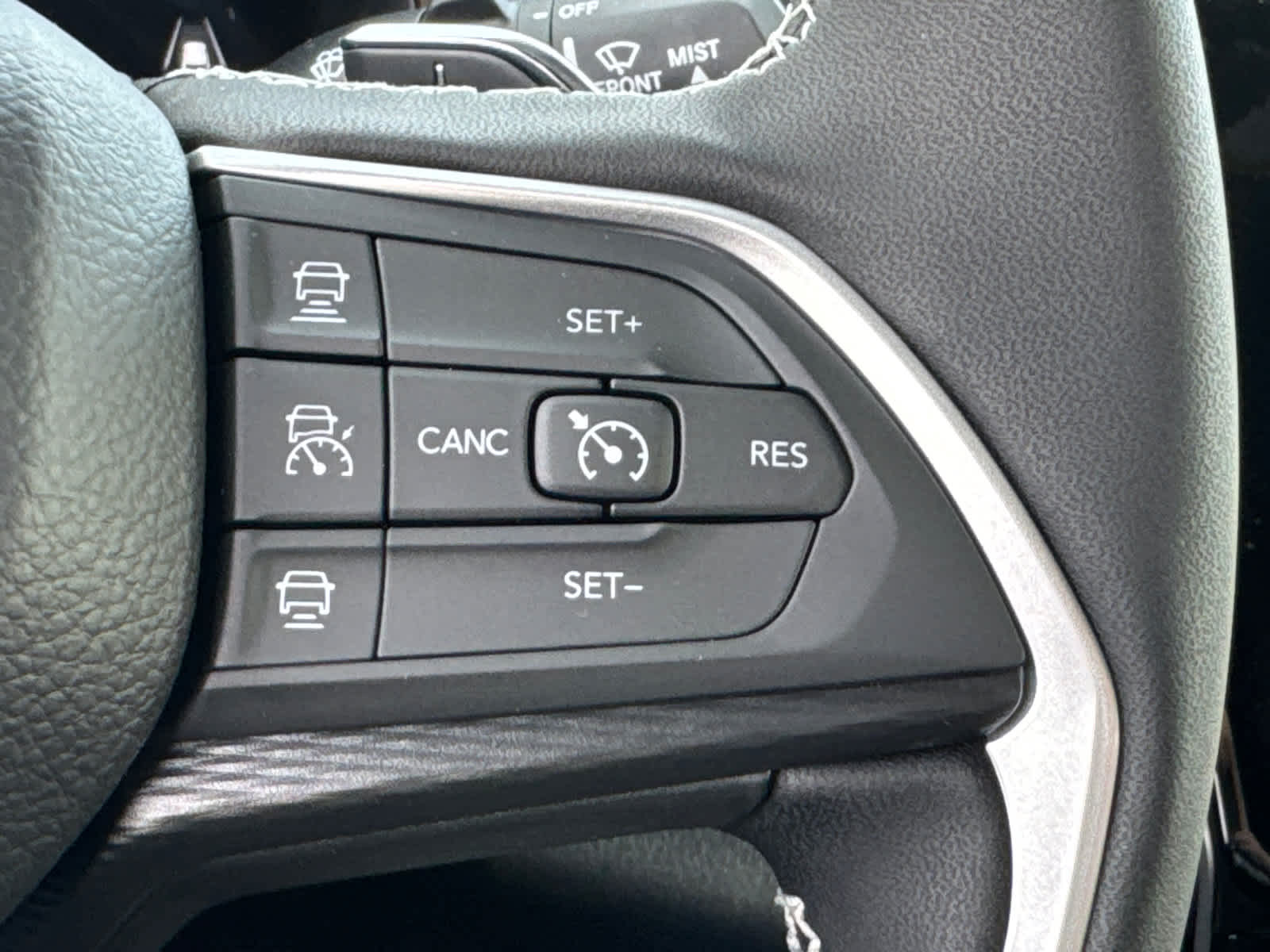 new 2025 Jeep Grand Cherokee L car, priced at $42,424