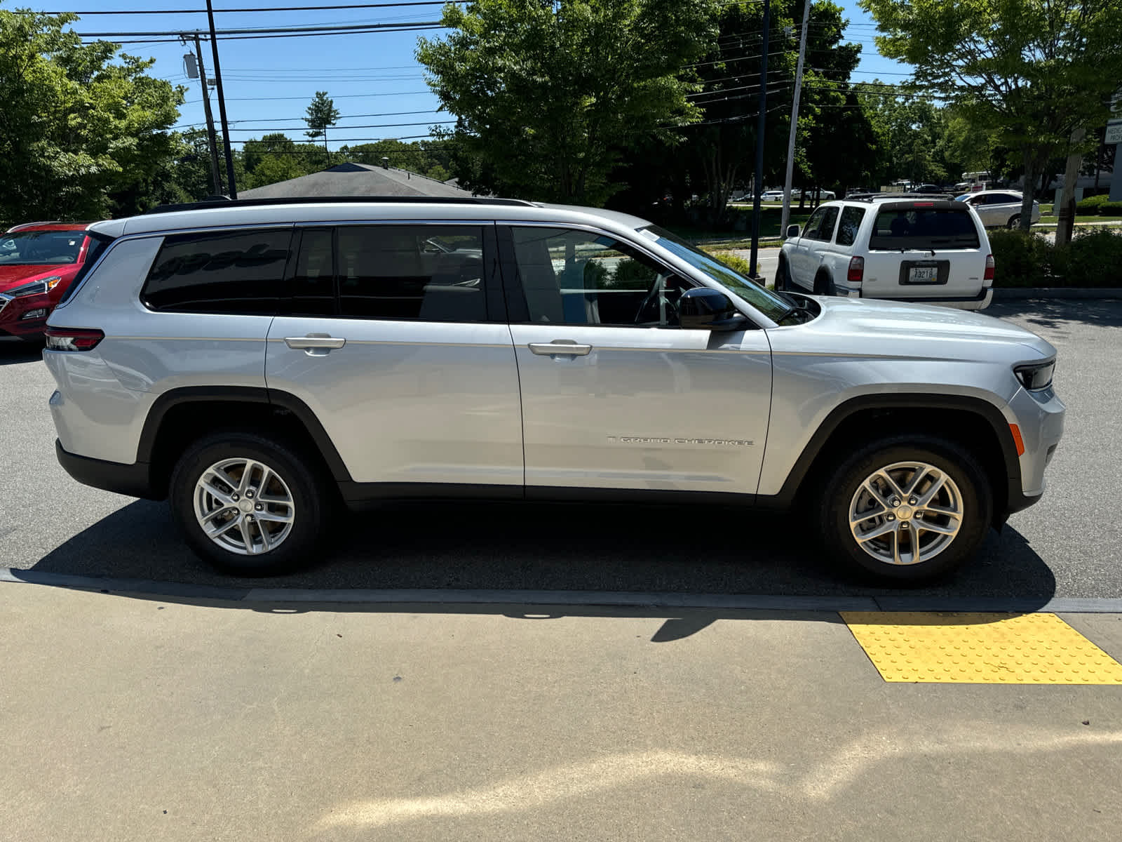 new 2024 Jeep Grand Cherokee L car, priced at $39,873