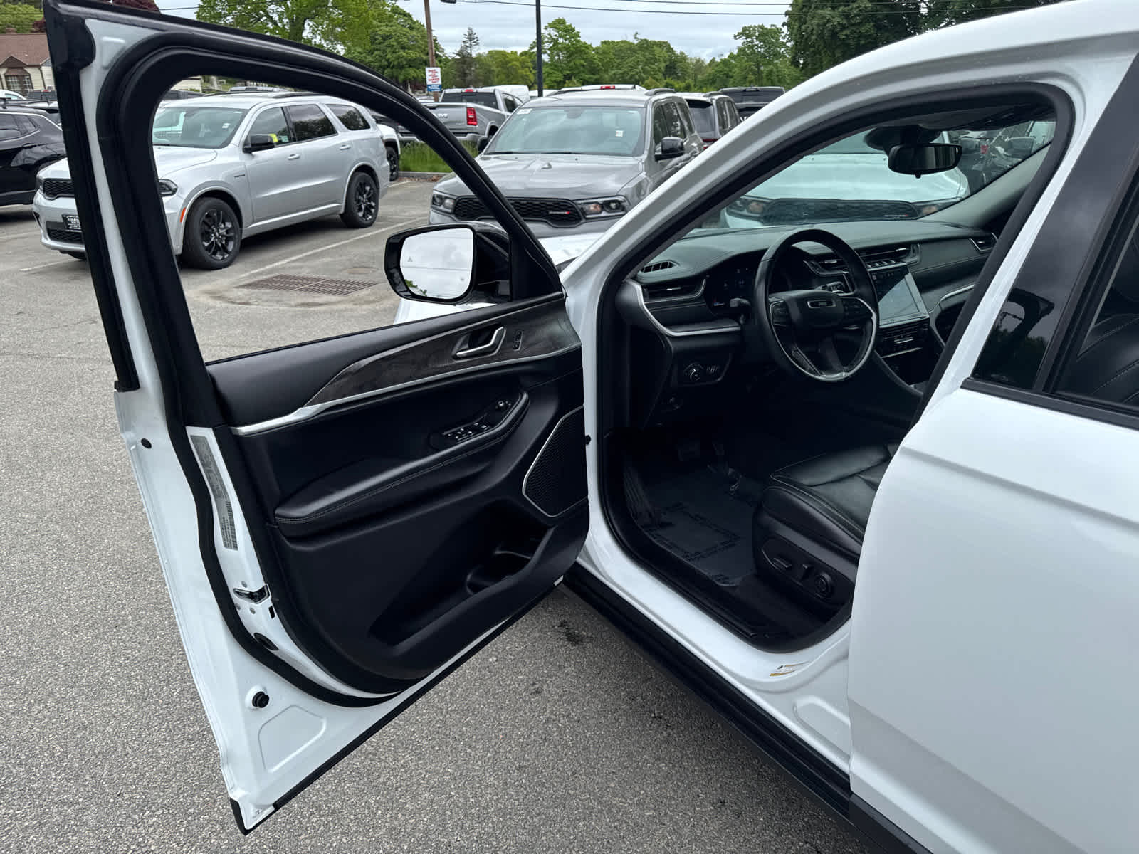 used 2021 Jeep Grand Cherokee L car, priced at $28,400