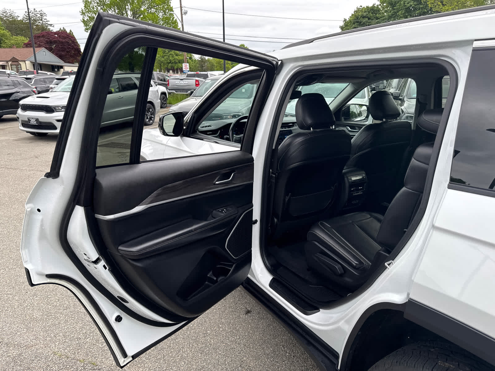 used 2021 Jeep Grand Cherokee L car, priced at $28,400