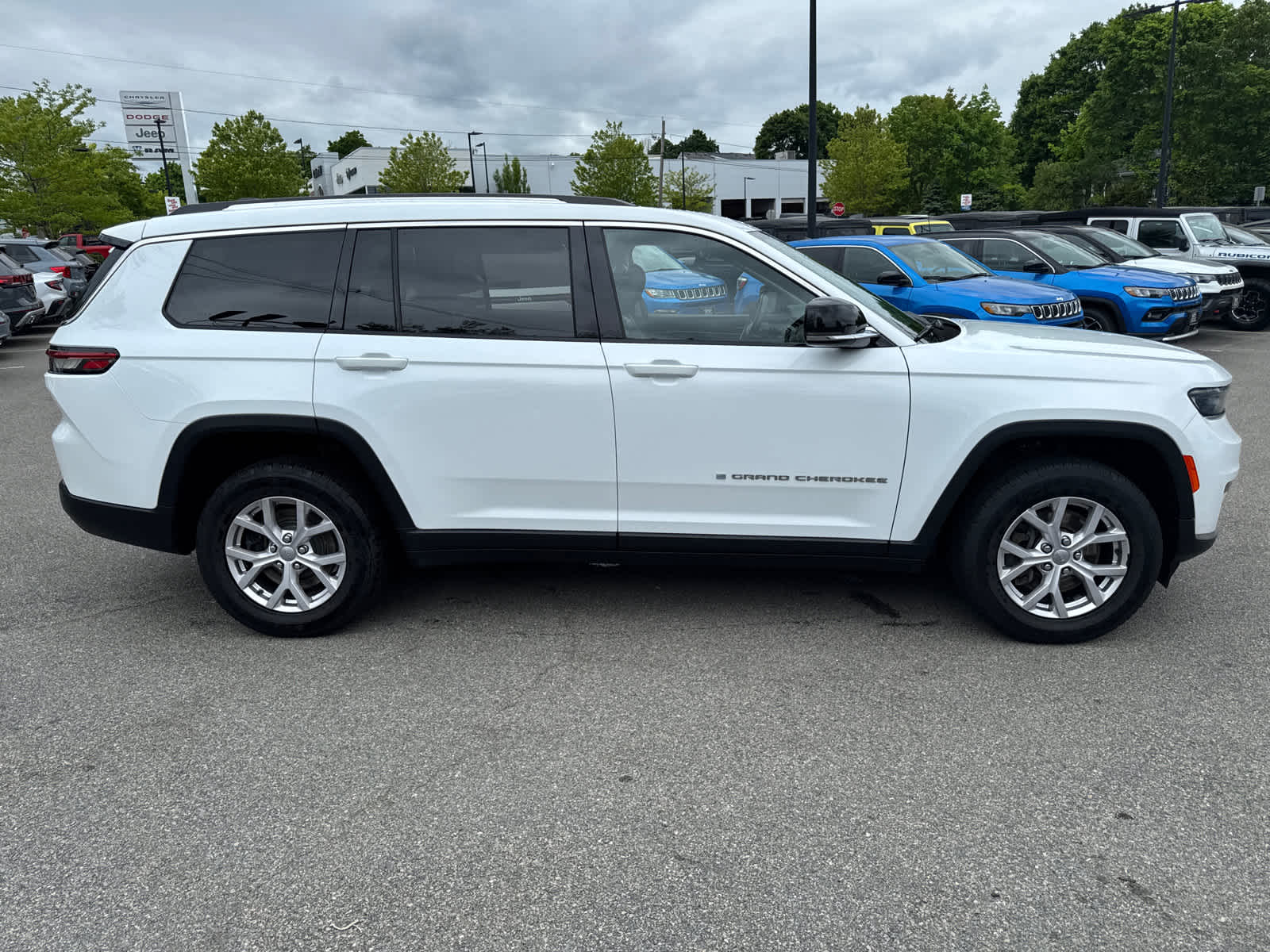used 2021 Jeep Grand Cherokee L car, priced at $28,400