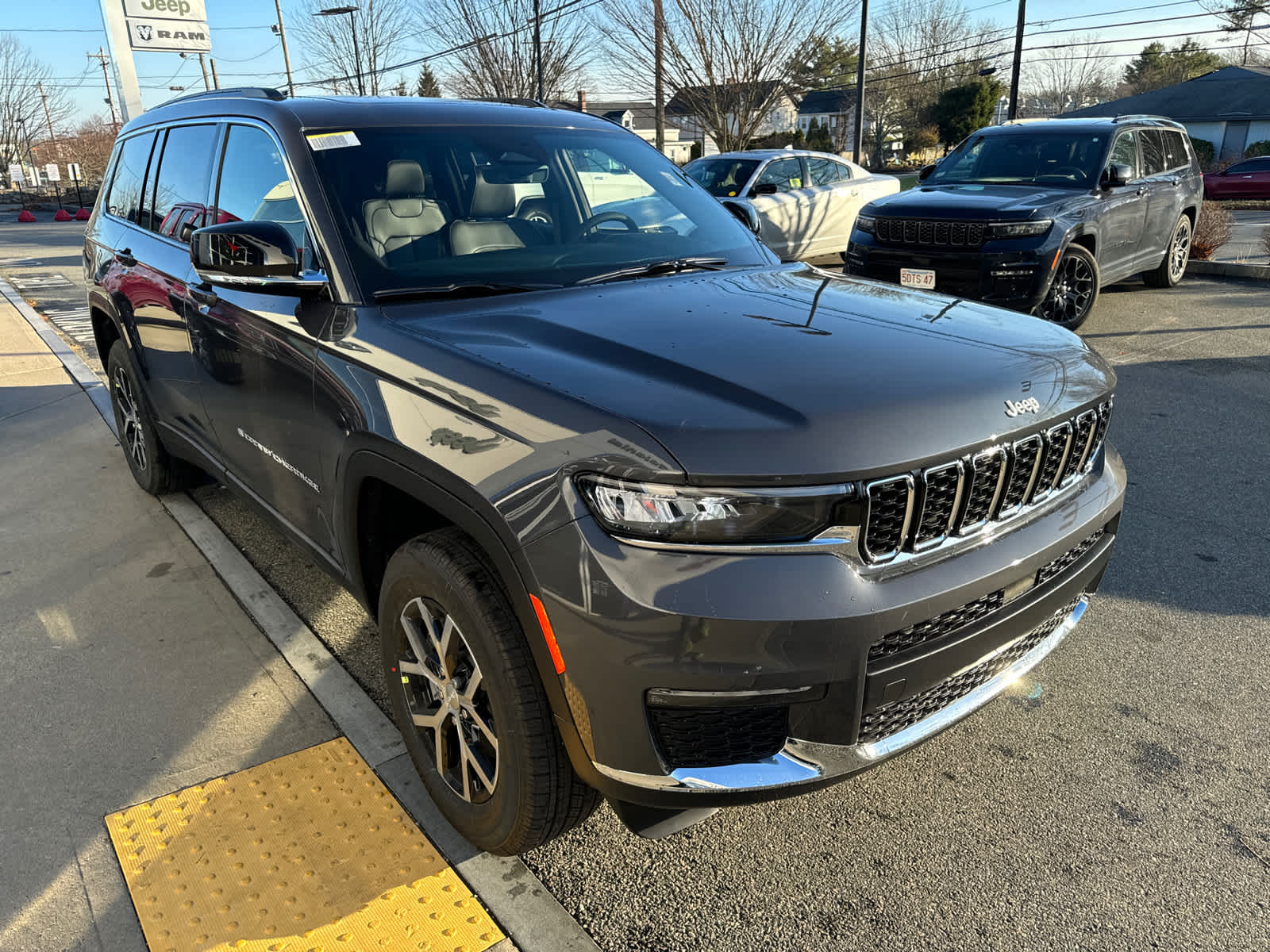 new 2025 Jeep Grand Cherokee L car, priced at $44,534