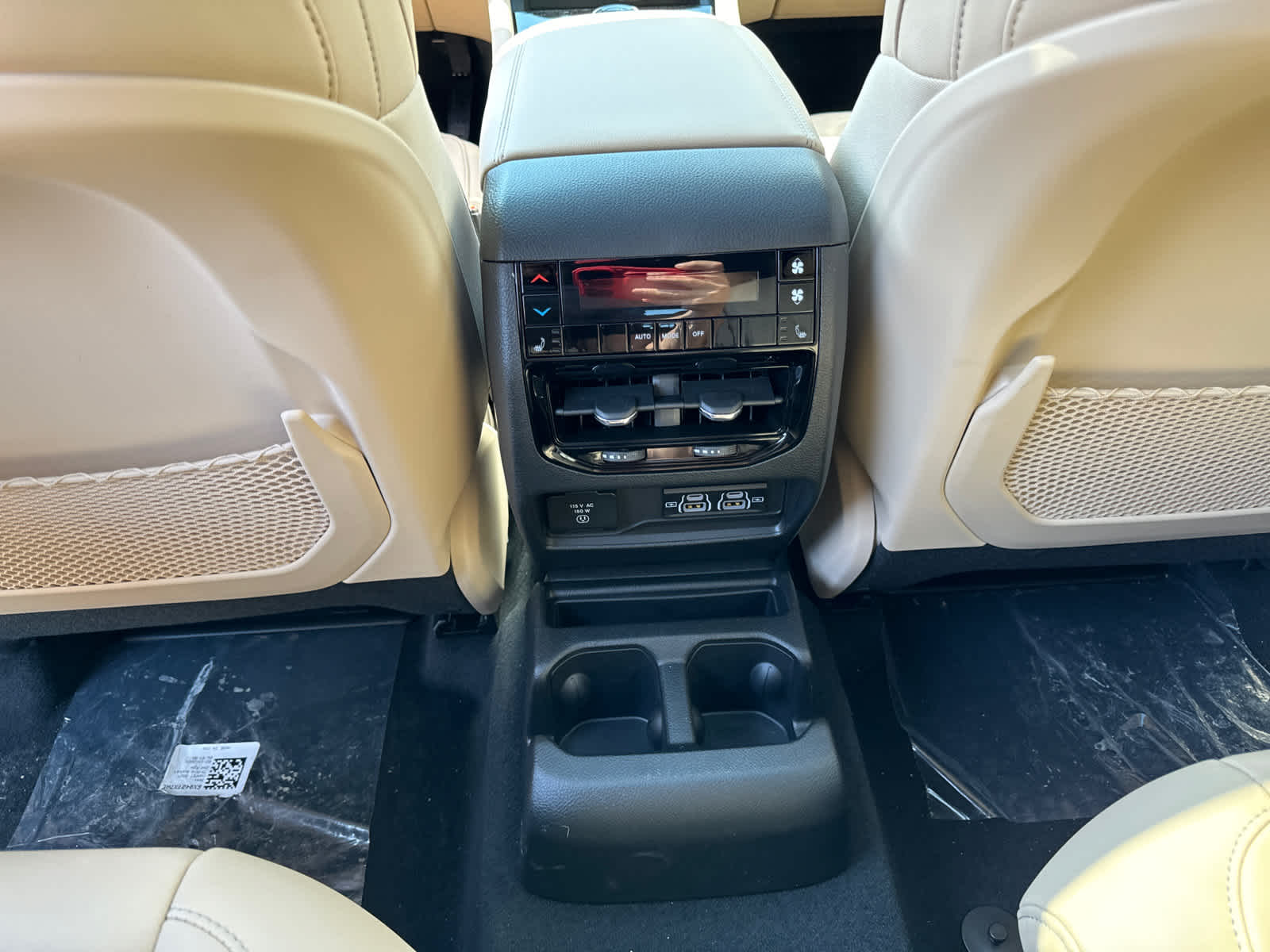 new 2024 Jeep Grand Cherokee L car, priced at $53,379