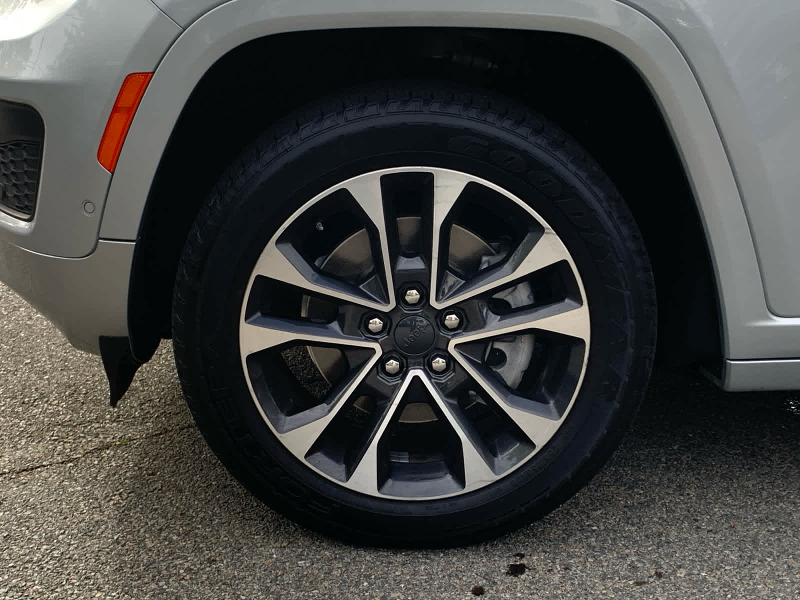 used 2022 Jeep Grand Cherokee L car, priced at $35,900
