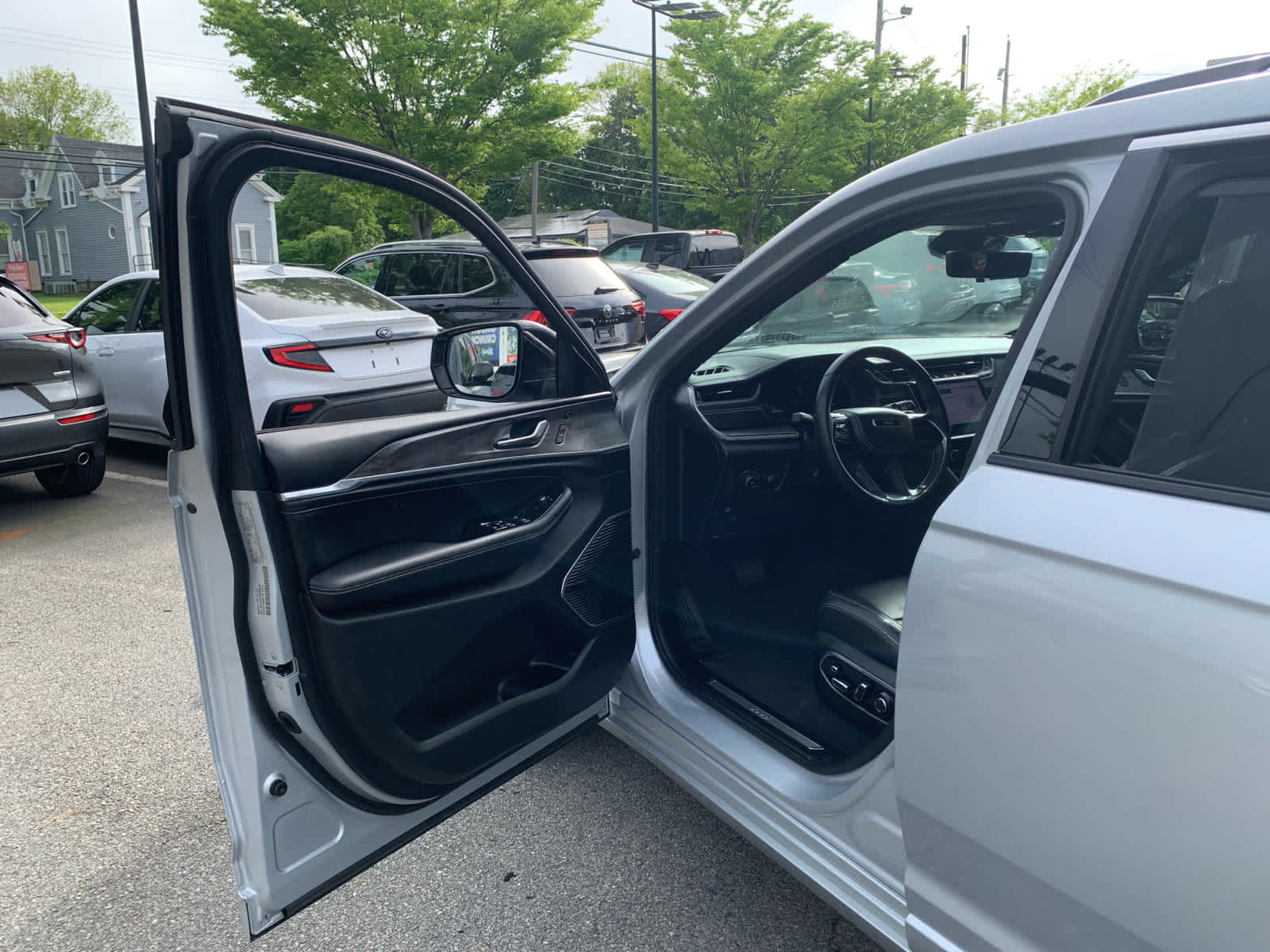 used 2022 Jeep Grand Cherokee L car, priced at $35,900
