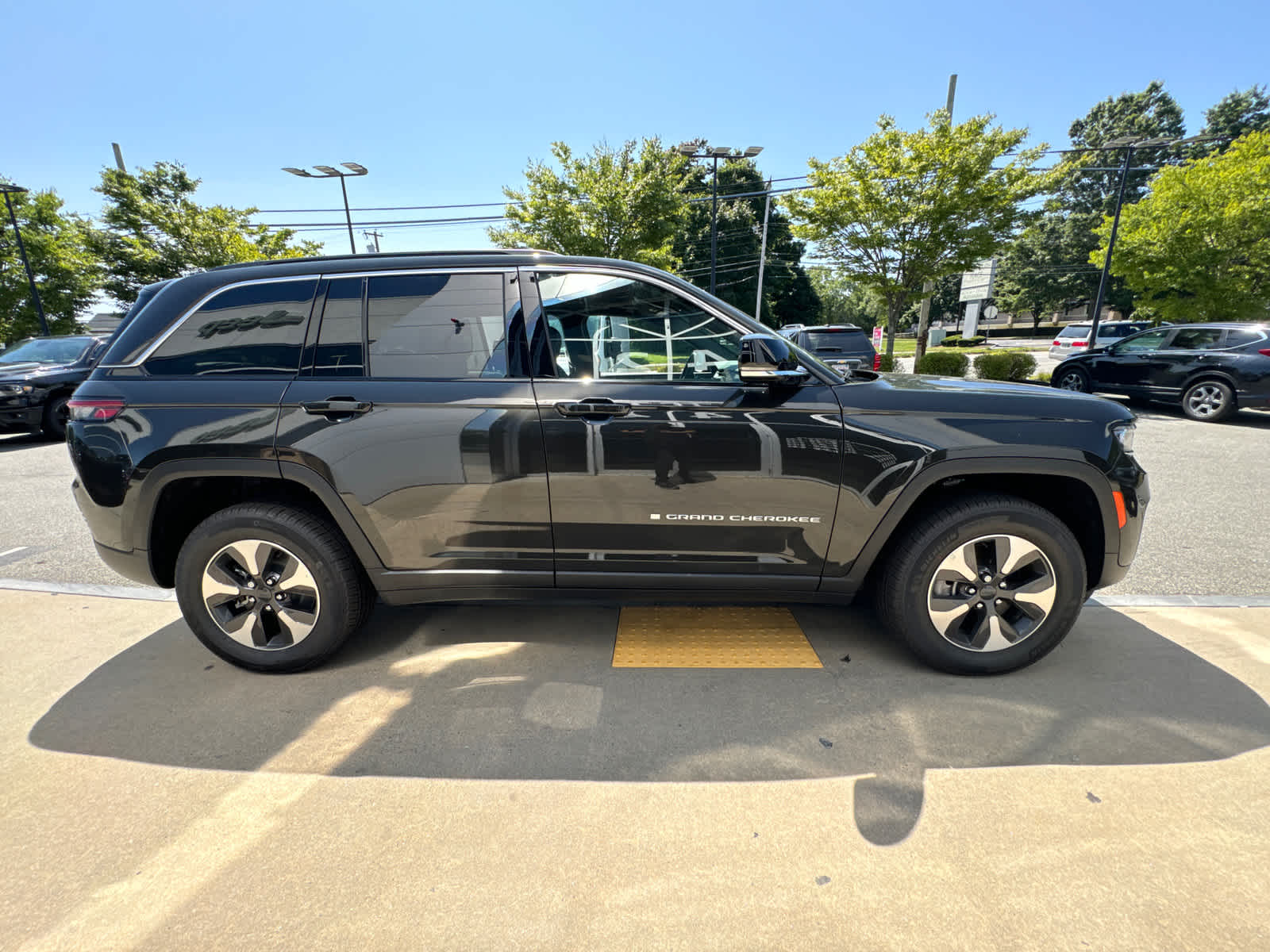 new 2024 Jeep Grand Cherokee 4xe car, priced at $51,069