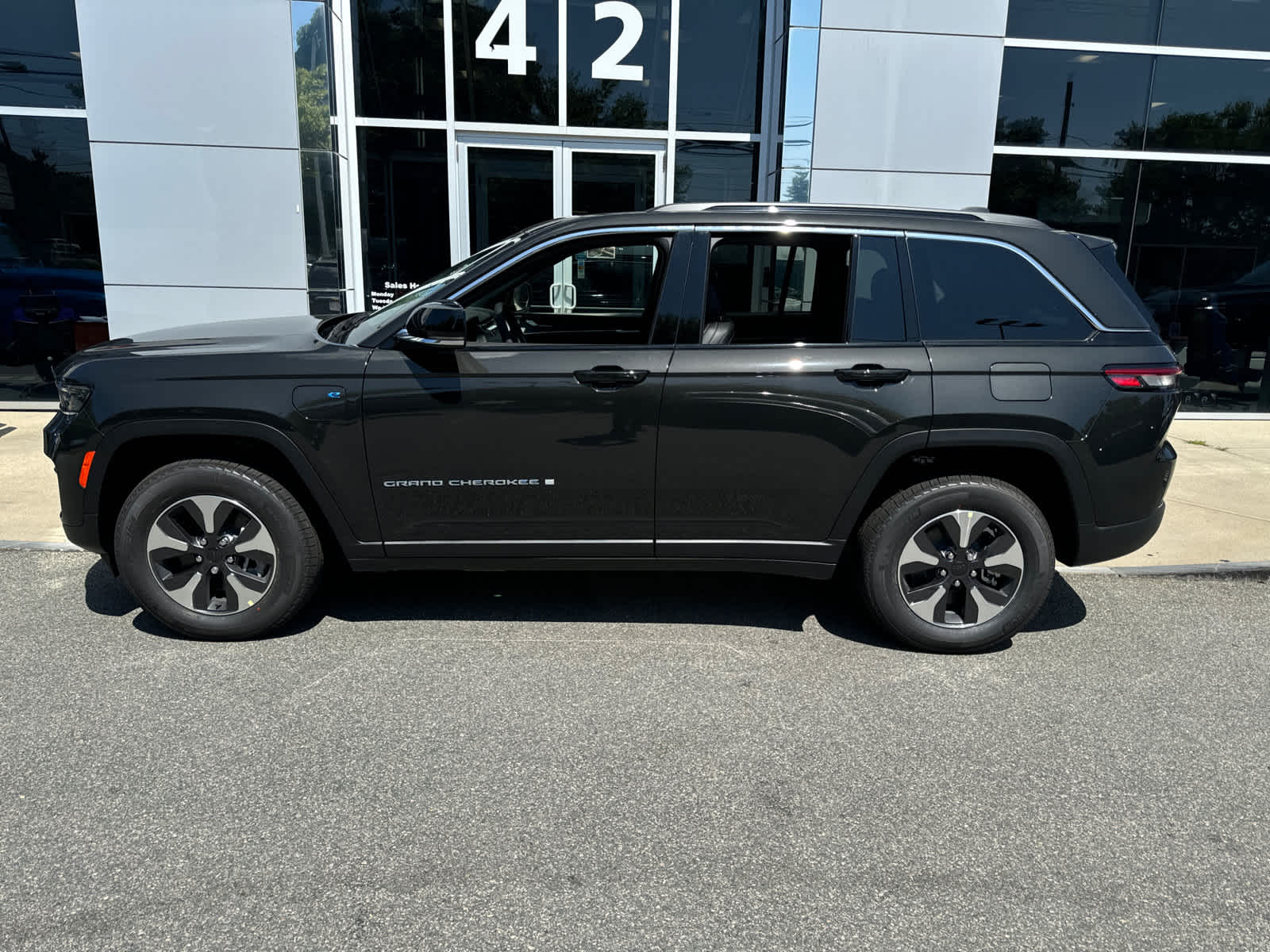 new 2024 Jeep Grand Cherokee 4xe car, priced at $51,069