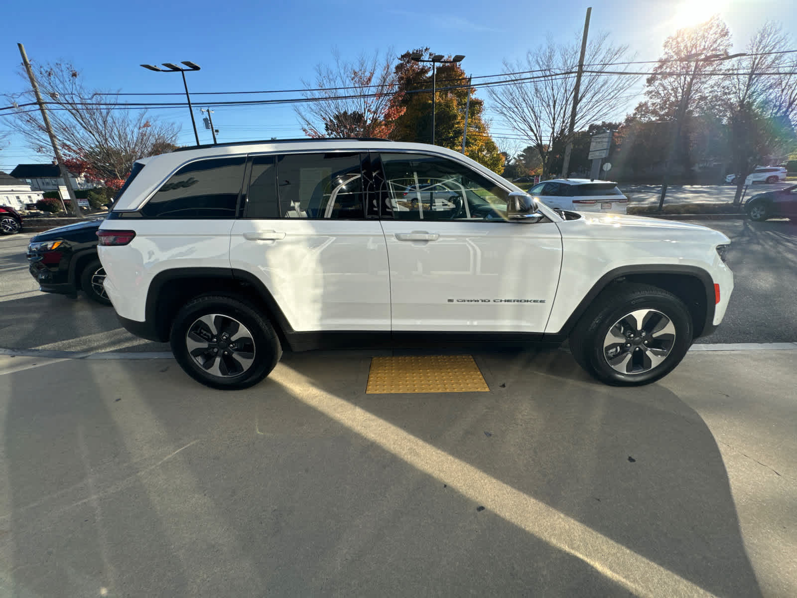 used 2022 Jeep Grand Cherokee 4xe car, priced at $34,900