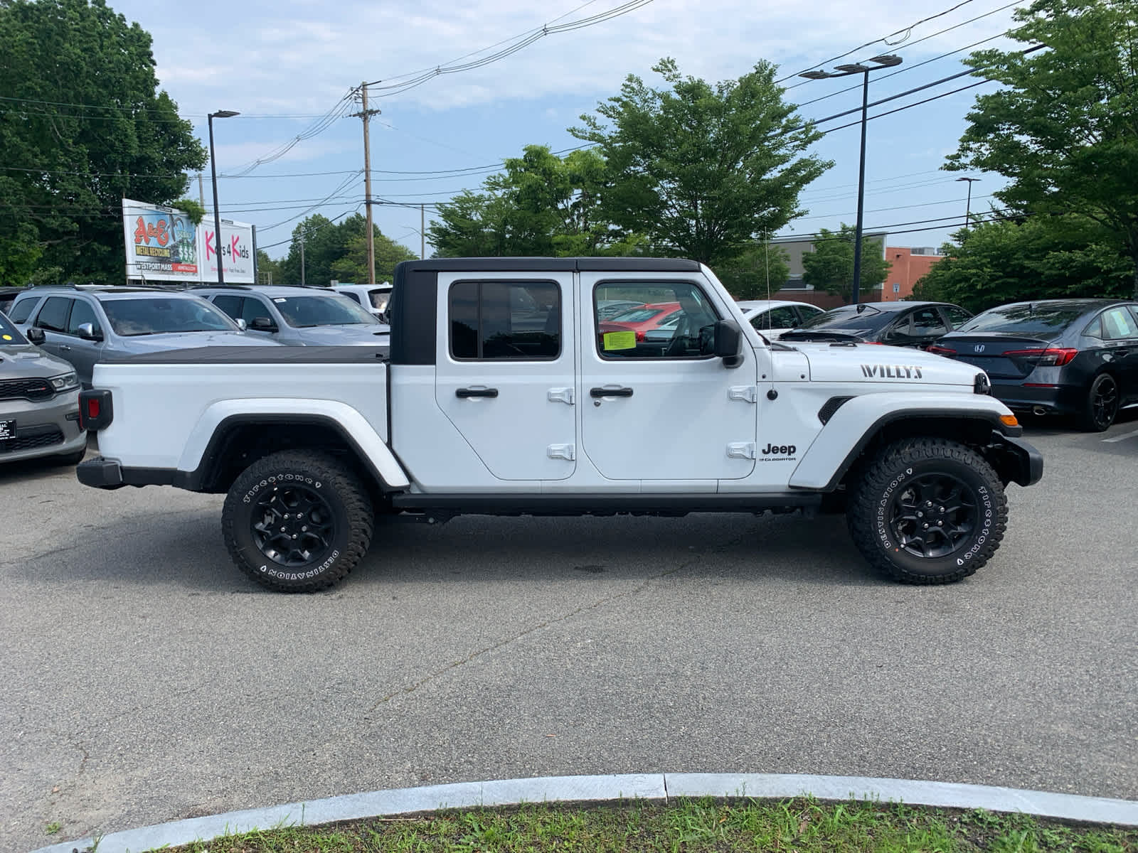 new 2023 Jeep Gladiator car, priced at $49,108