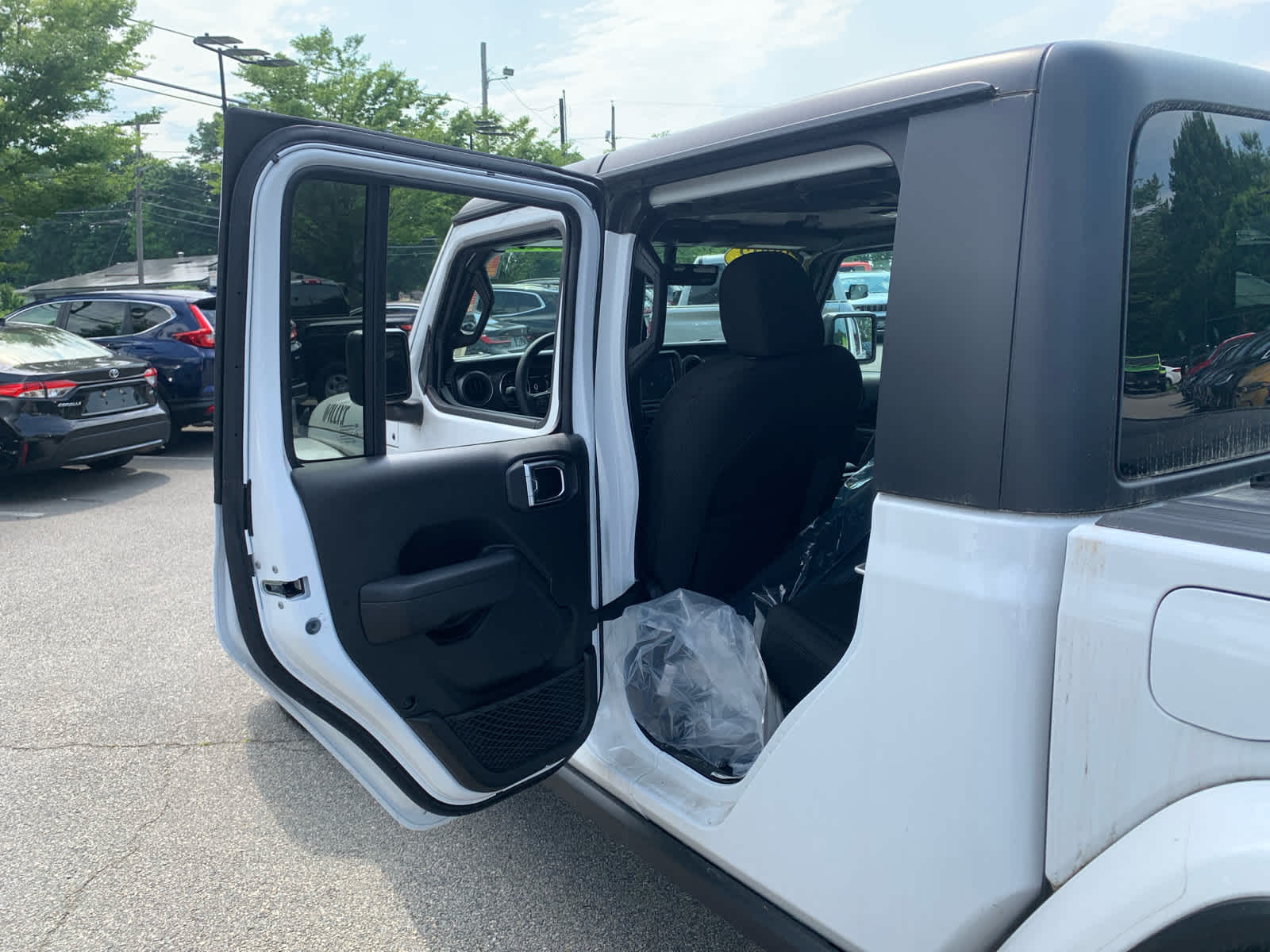 new 2023 Jeep Gladiator car, priced at $49,108