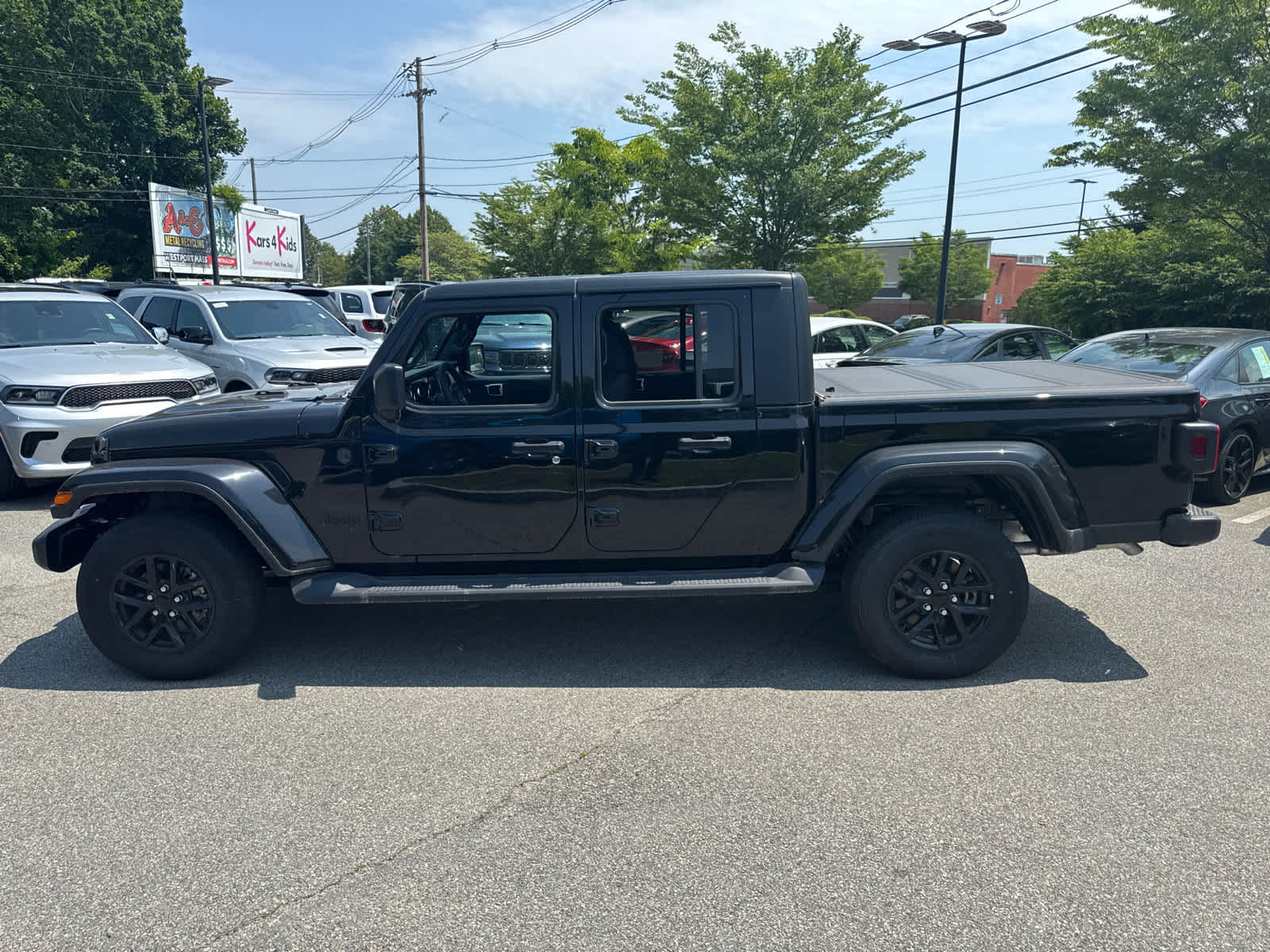 new 2023 Jeep Gladiator car, priced at $44,171