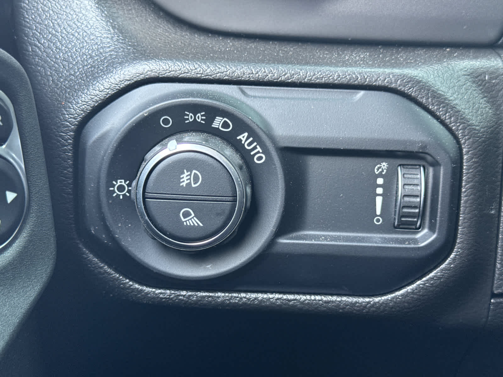 new 2023 Jeep Gladiator car, priced at $44,171